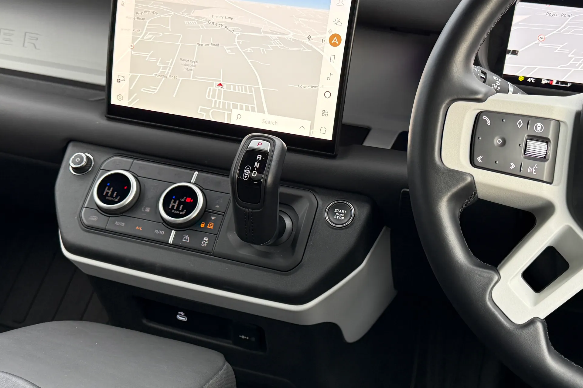 LAND ROVER Defender 110 thumbnail image number 61