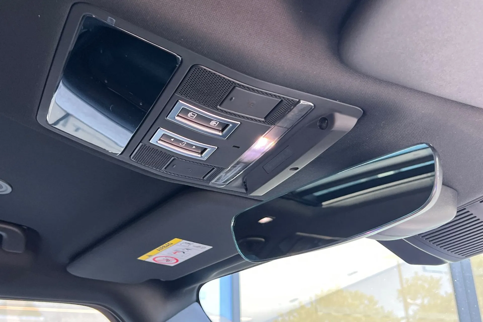 LAND ROVER Defender 110 thumbnail image number 24