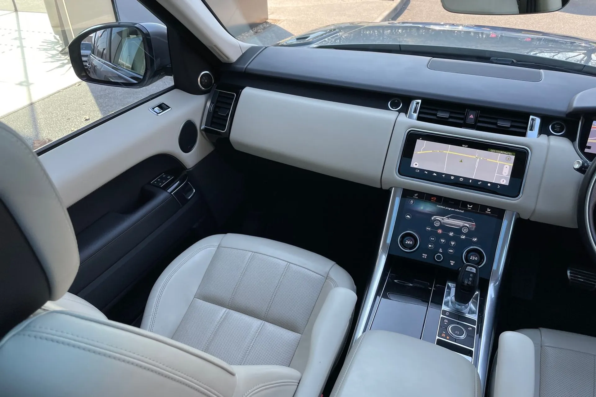 LAND ROVER RANGE ROVER SPORT thumbnail image number 16