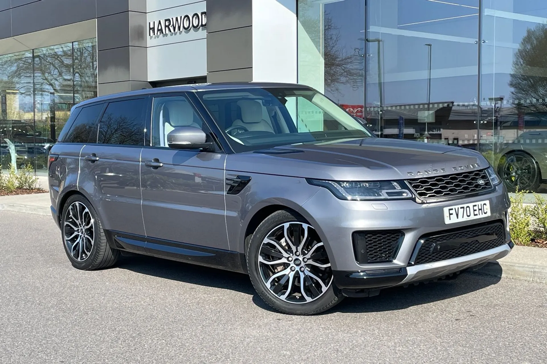 LAND ROVER RANGE ROVER SPORT focused image