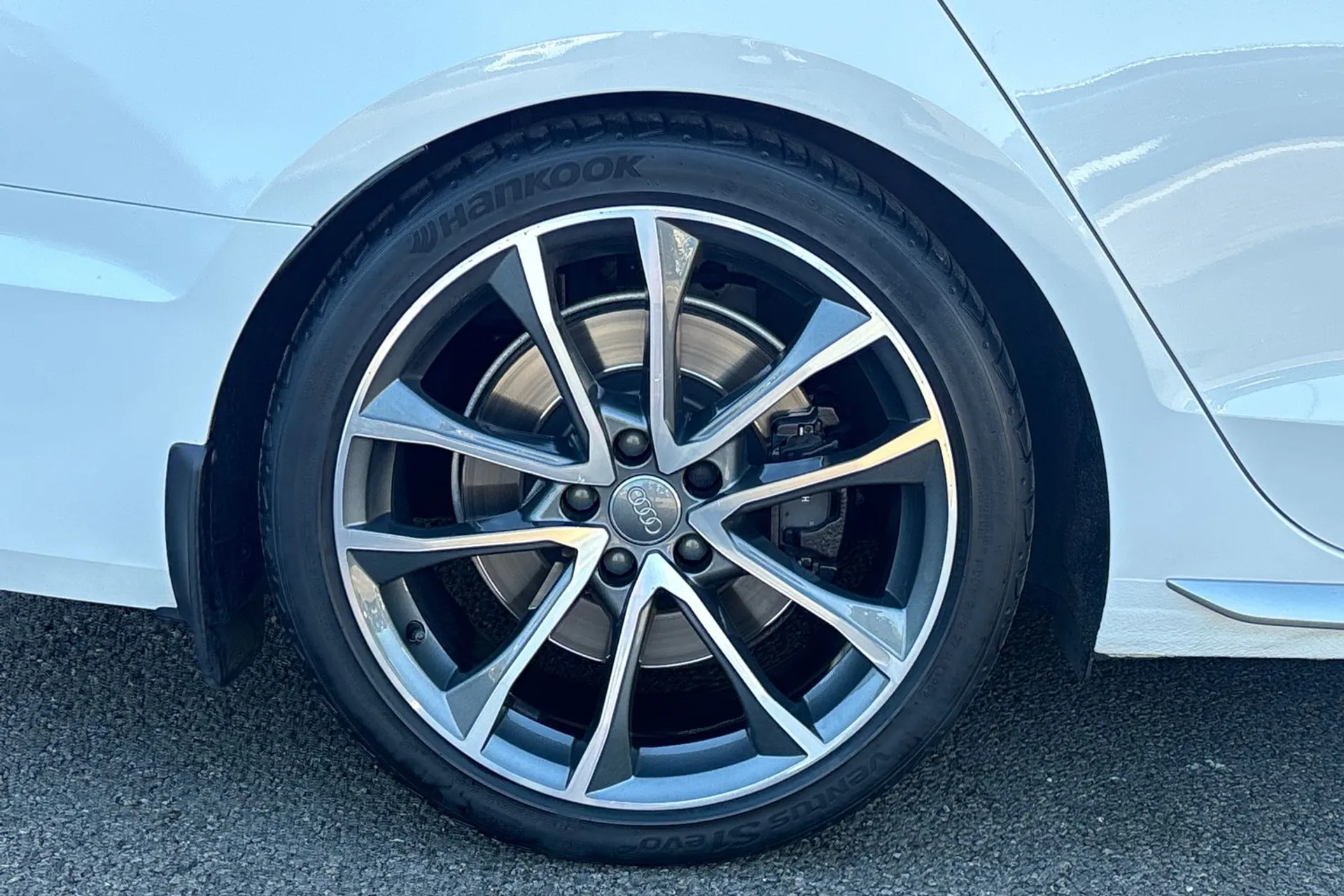 Audi A4 thumbnail image number 13
