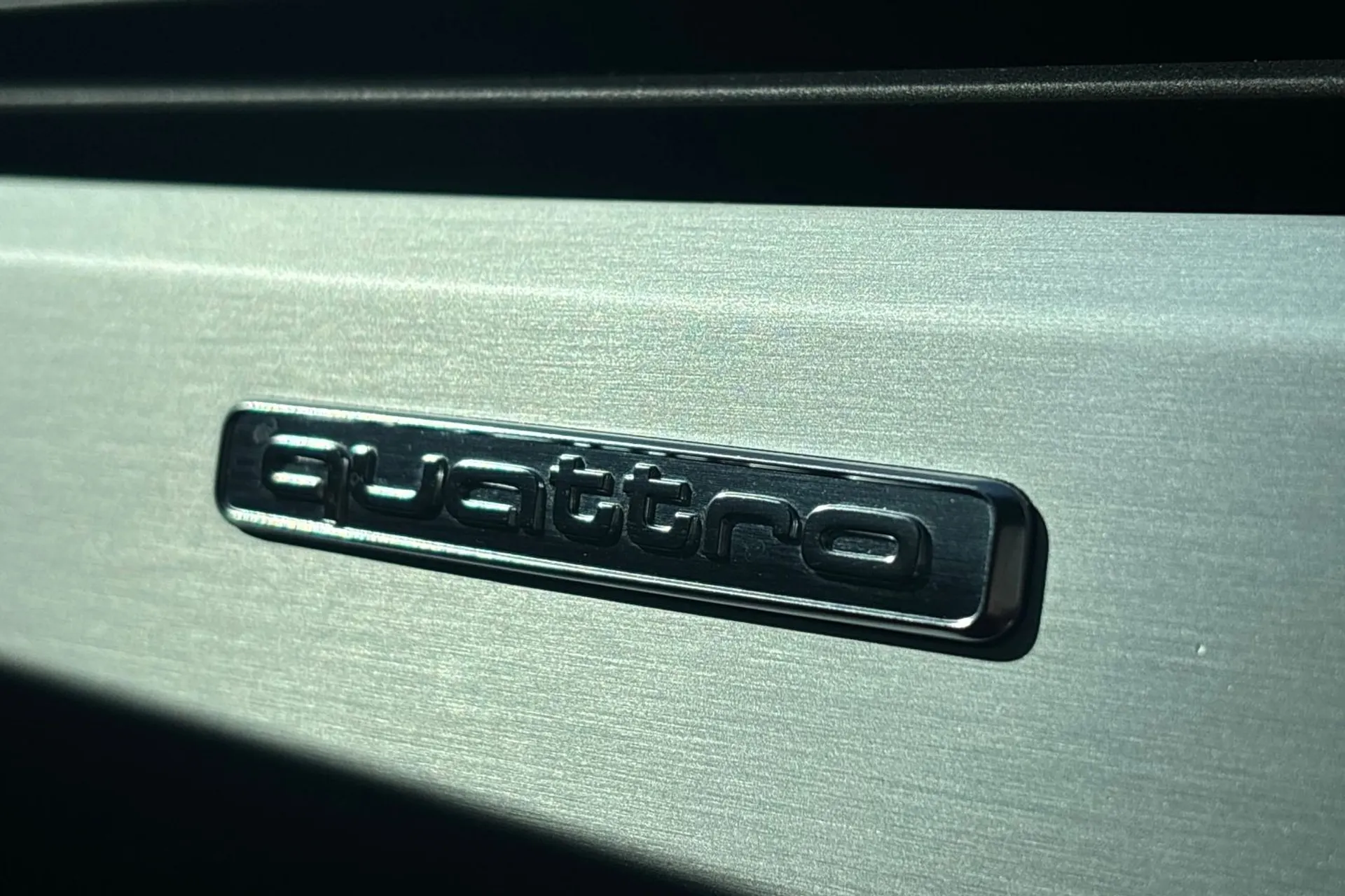 Audi A4 thumbnail image number 46