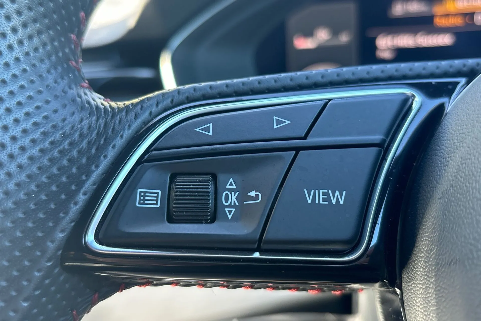 Audi A4 thumbnail image number 36