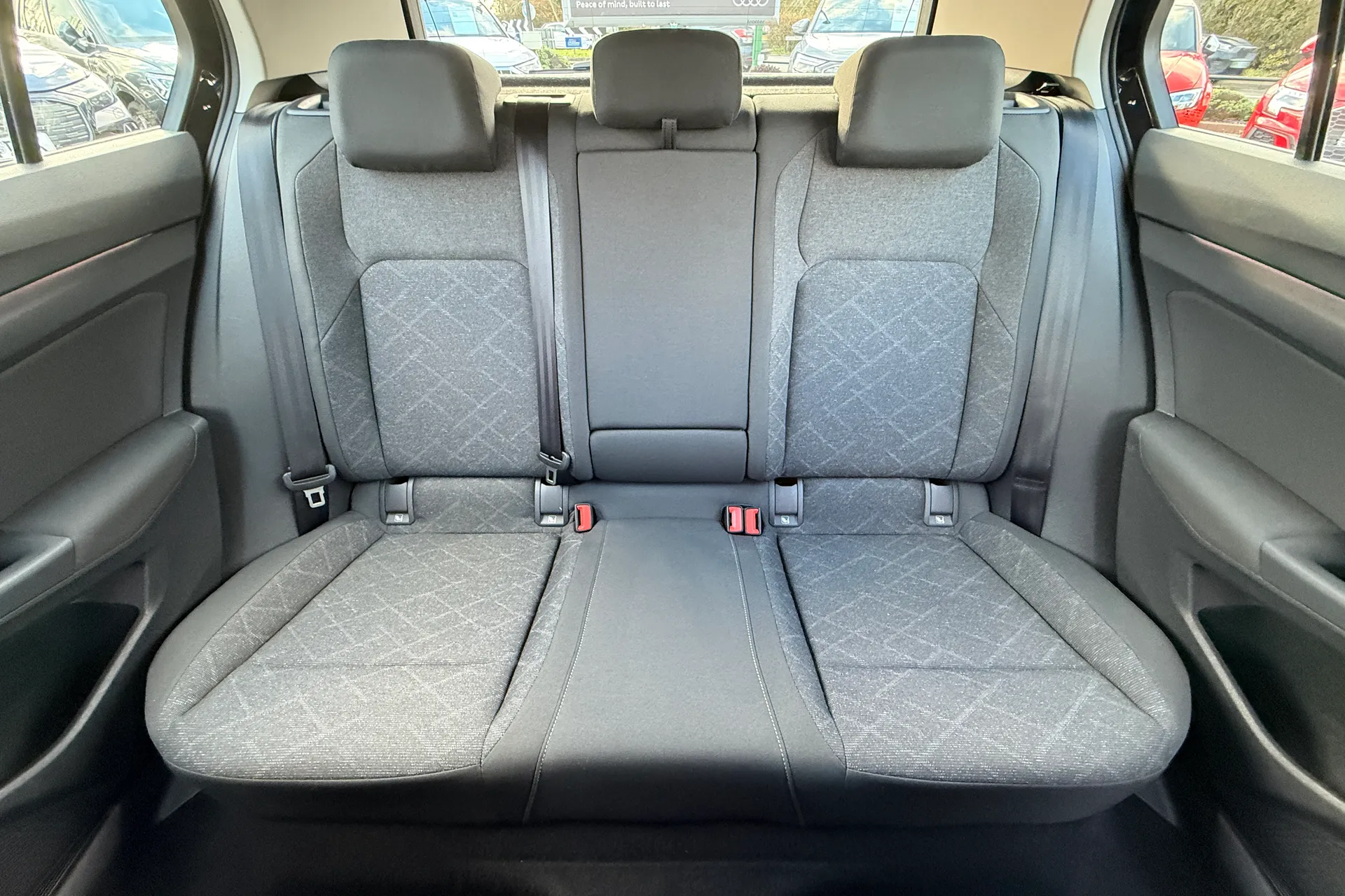 VOLKSWAGEN GOLF thumbnail image number 32