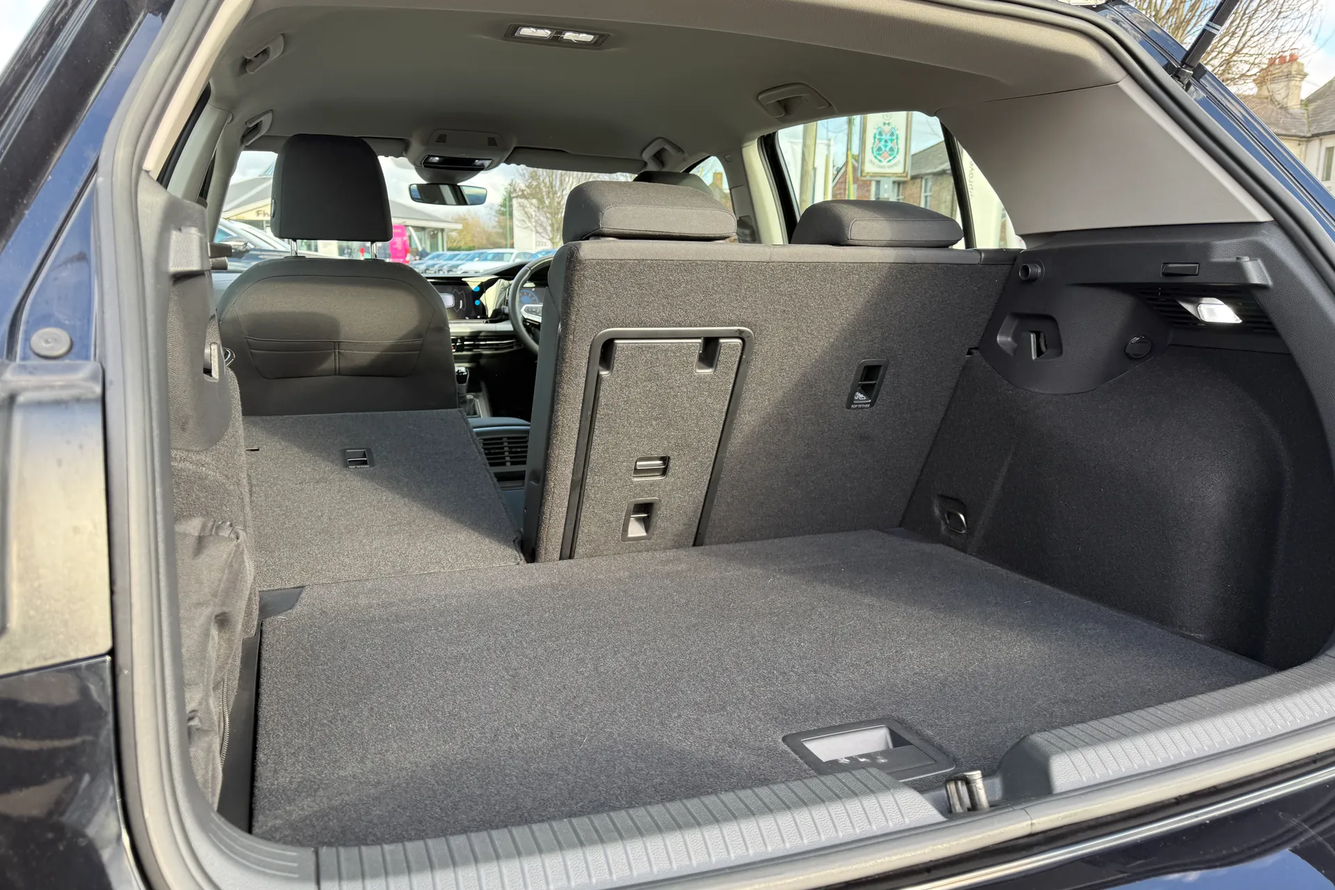 VOLKSWAGEN GOLF thumbnail image number 31