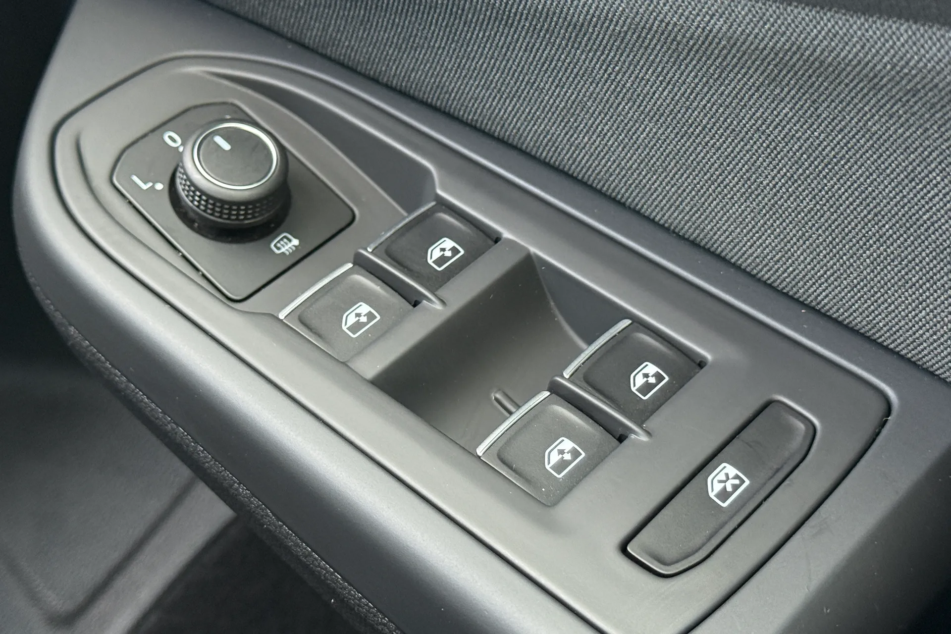 VOLKSWAGEN GOLF thumbnail image number 15