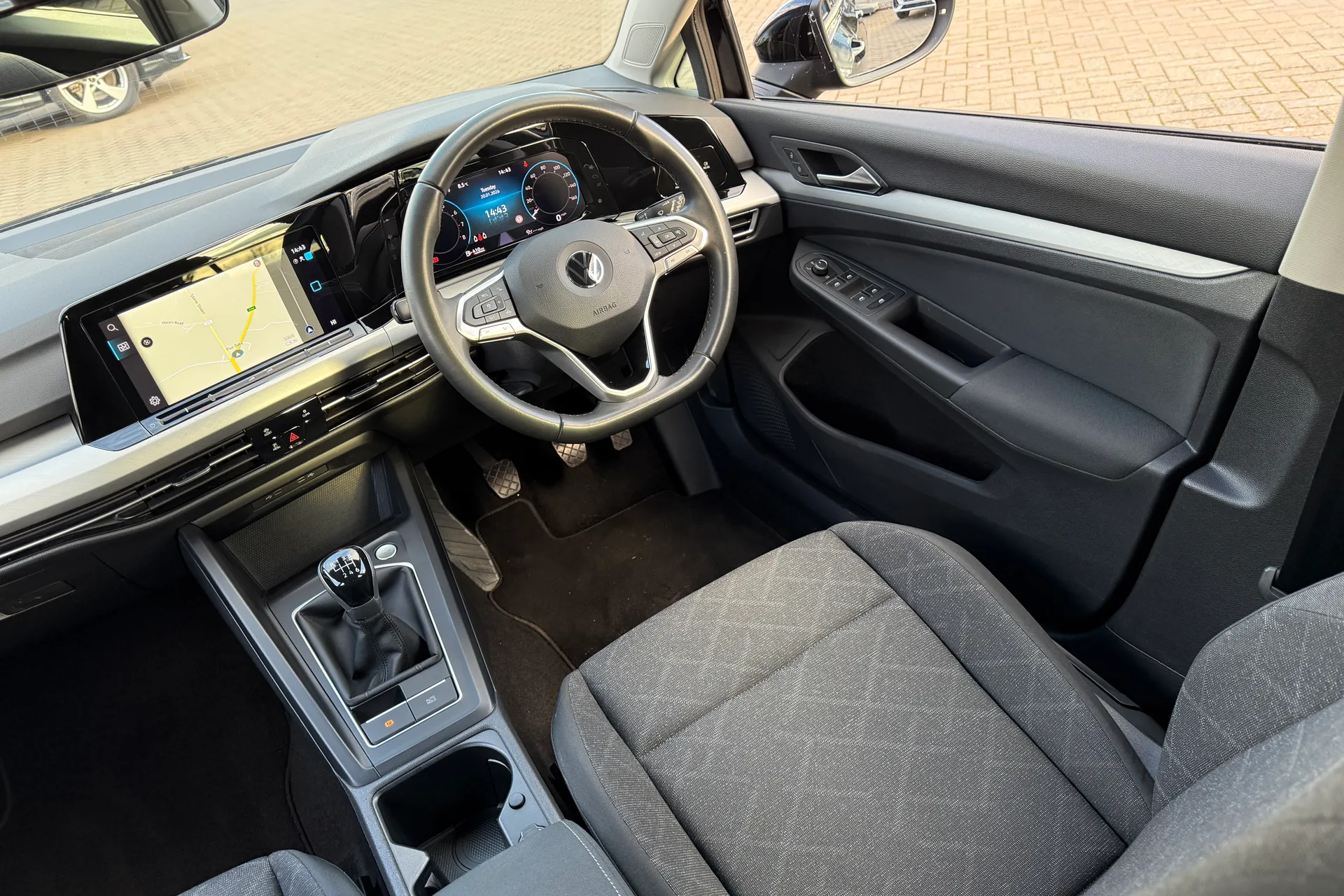 VOLKSWAGEN GOLF thumbnail image number 36