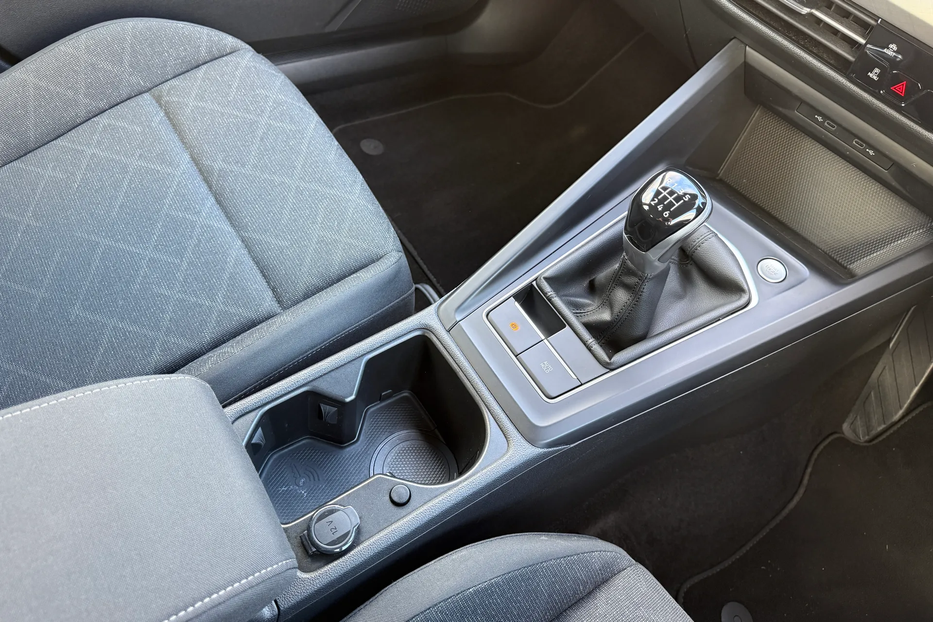 VOLKSWAGEN GOLF thumbnail image number 34