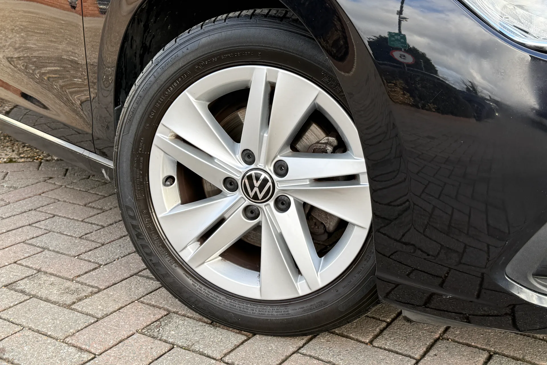 VOLKSWAGEN GOLF thumbnail image number 9