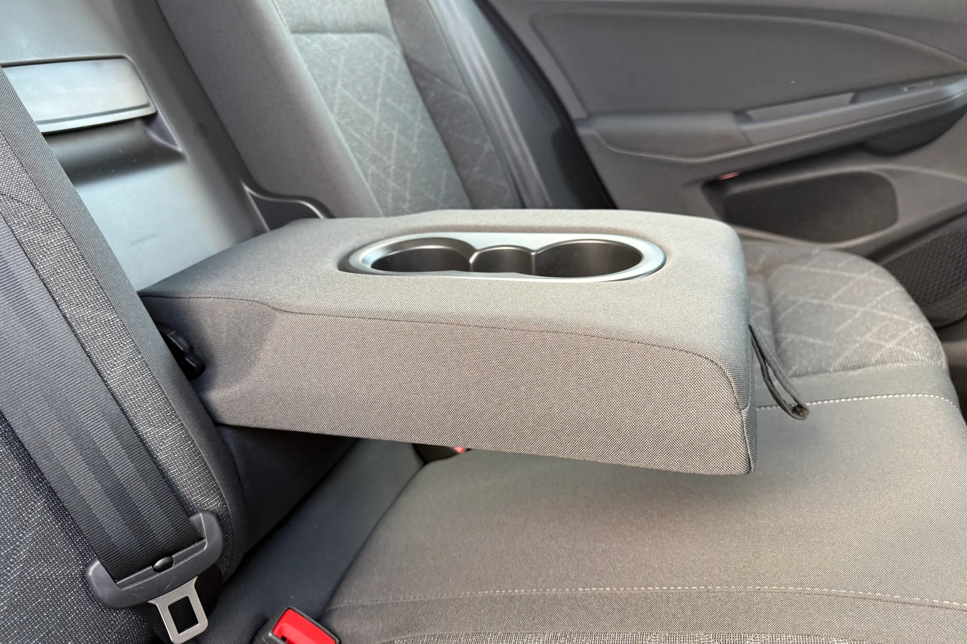 VOLKSWAGEN GOLF thumbnail image number 40