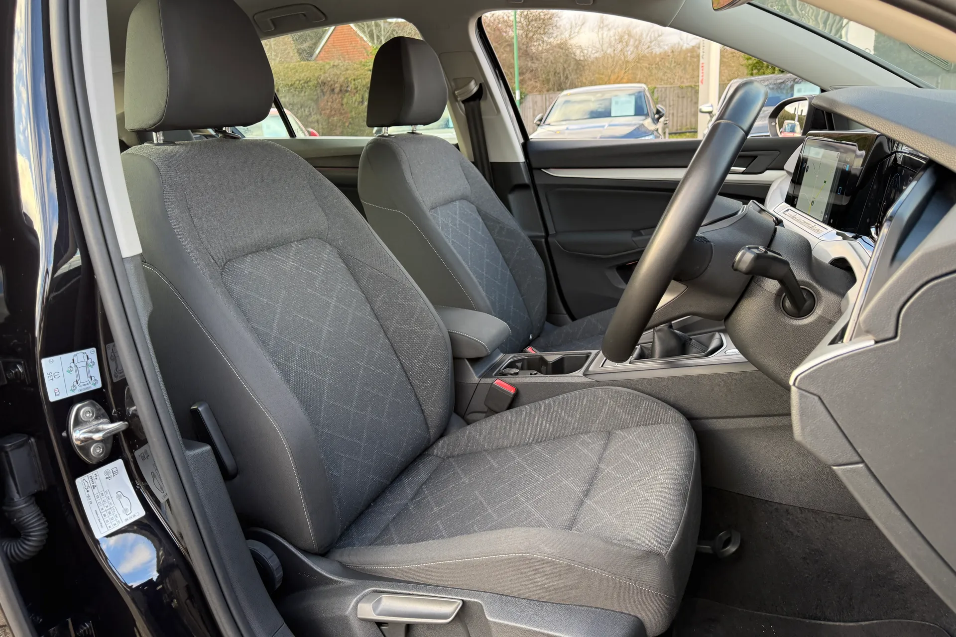 VOLKSWAGEN GOLF thumbnail image number 23