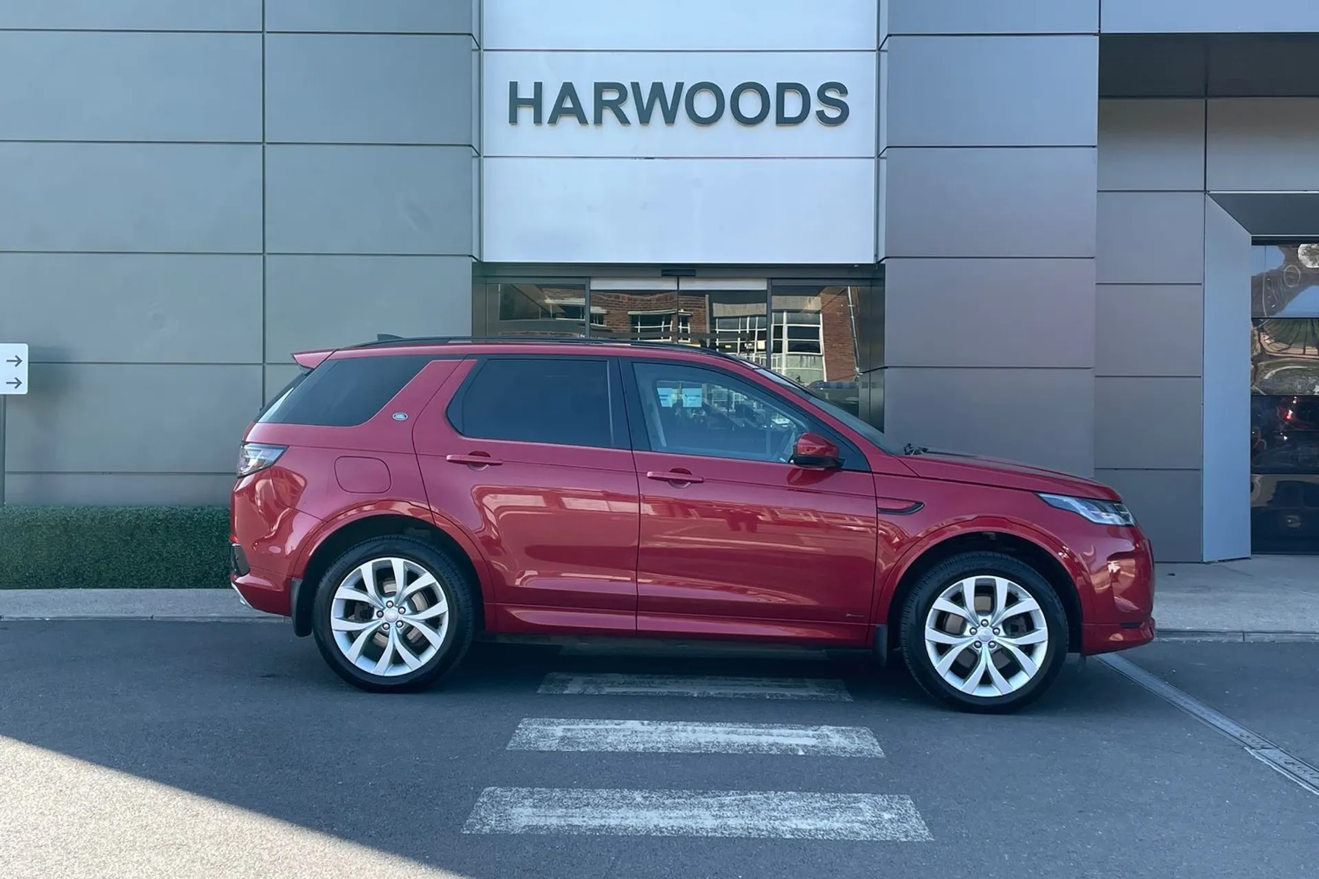 LAND ROVER DISCOVERY SPORT thumbnail image number 2