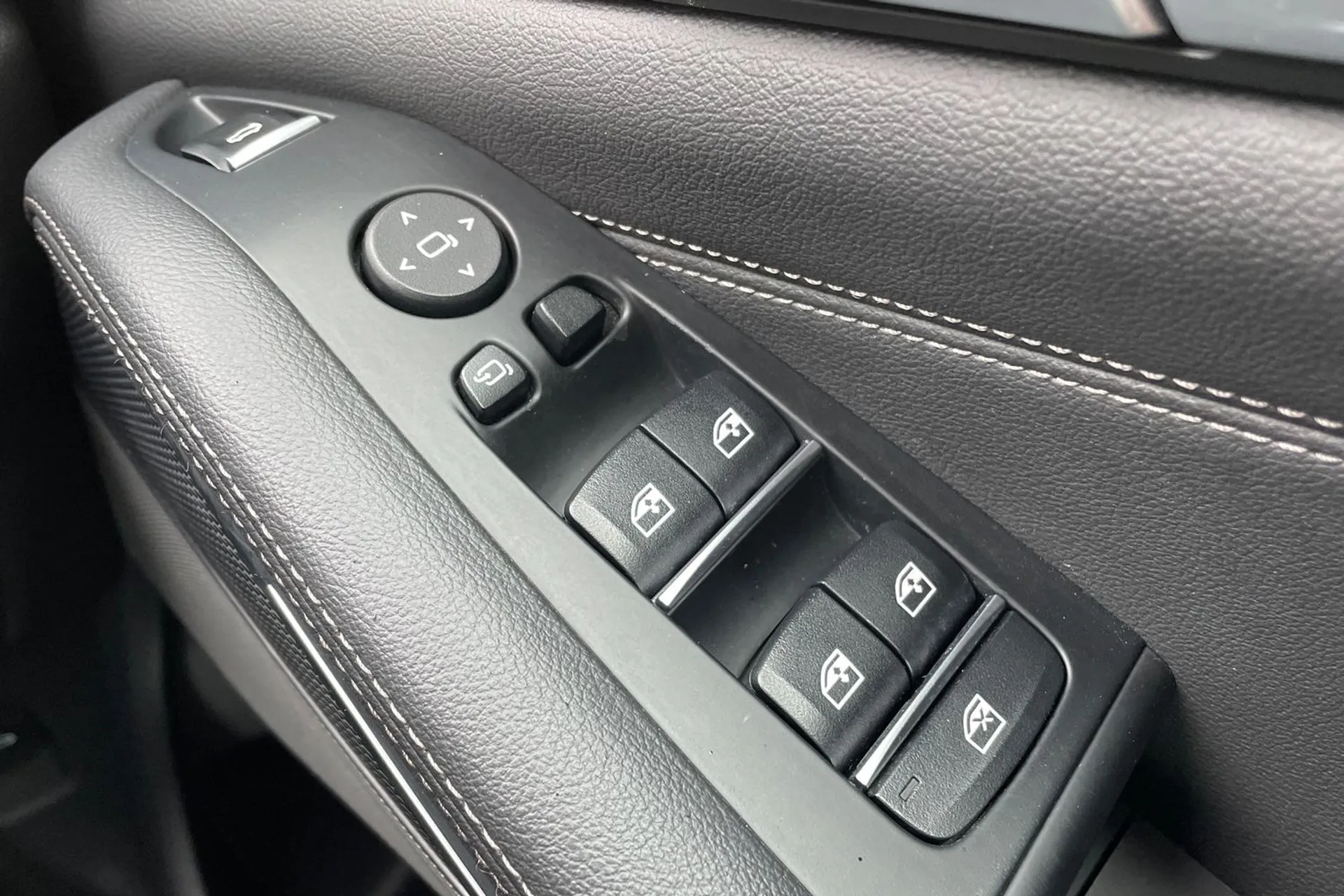 BMW X5 thumbnail image number 14