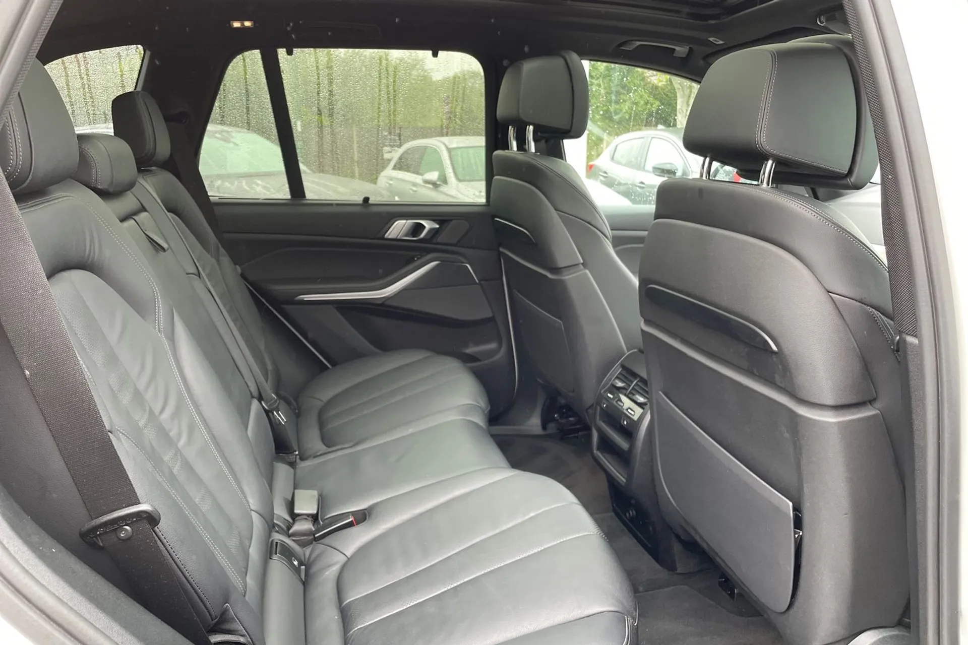 BMW X5 thumbnail image number 32