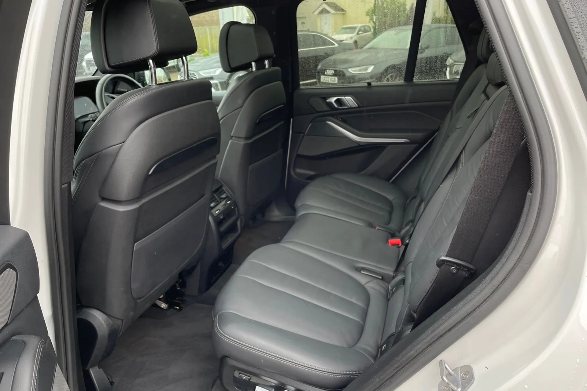 BMW X5 thumbnail image number 38