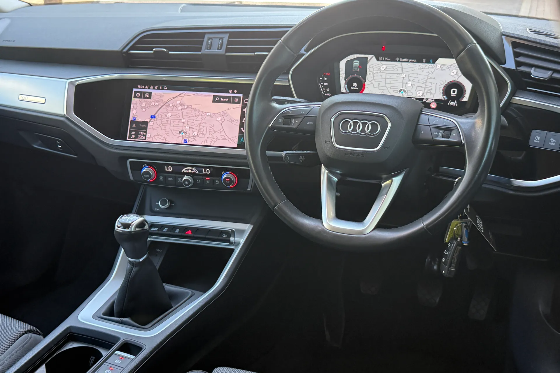 Audi Q3 thumbnail image number 32