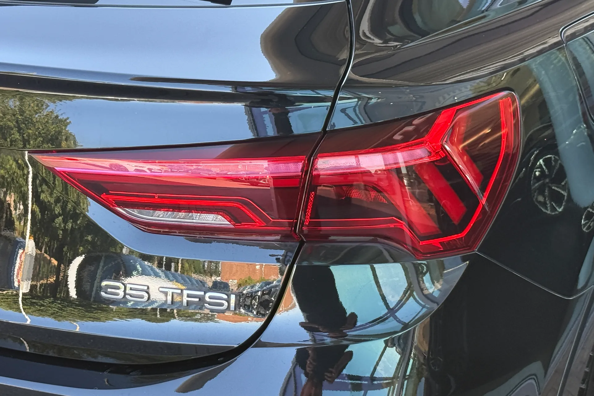 Audi Q3 thumbnail image number 40