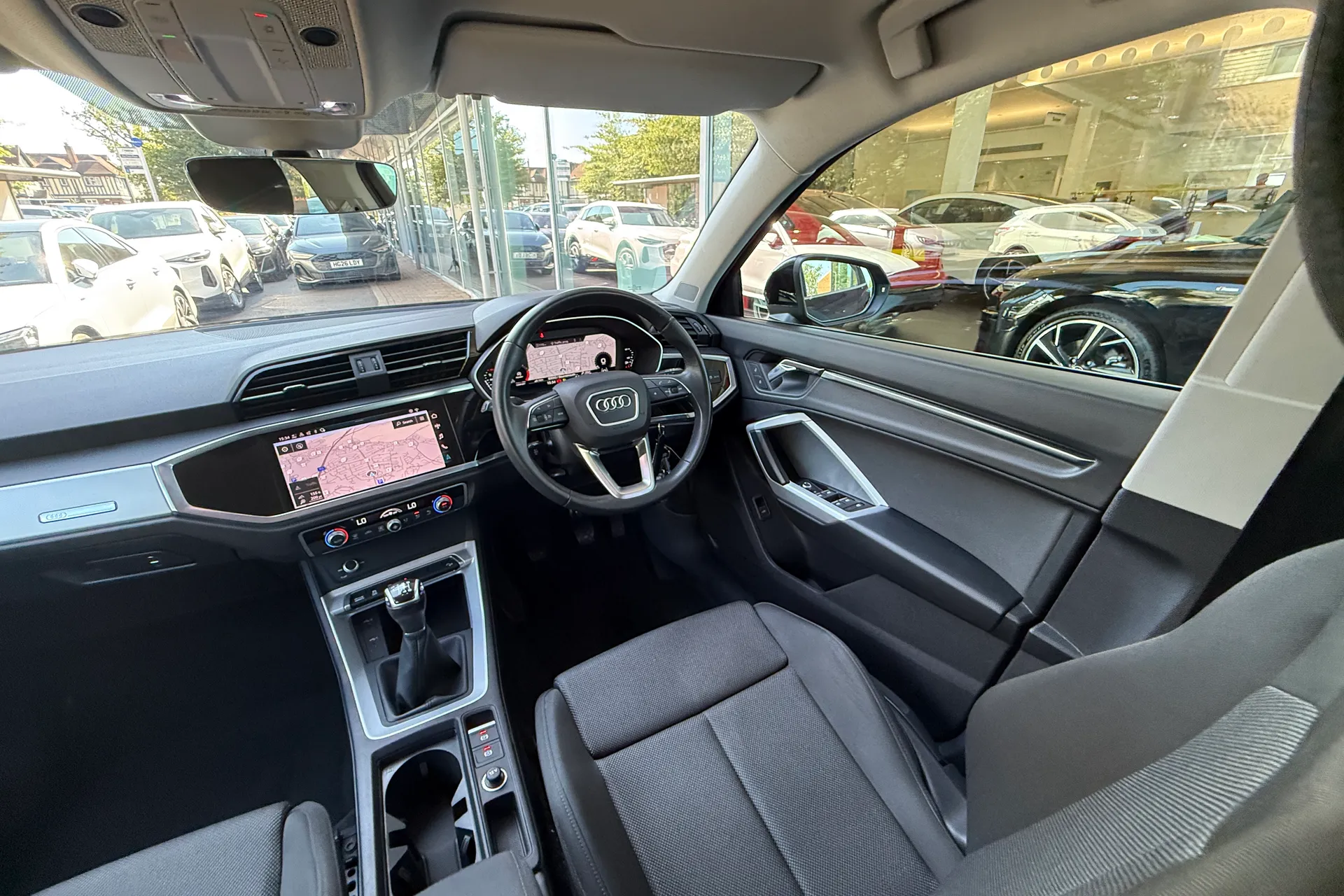 Audi Q3 thumbnail image number 38