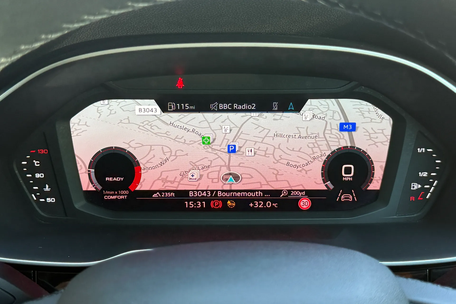 Audi Q3 thumbnail image number 9