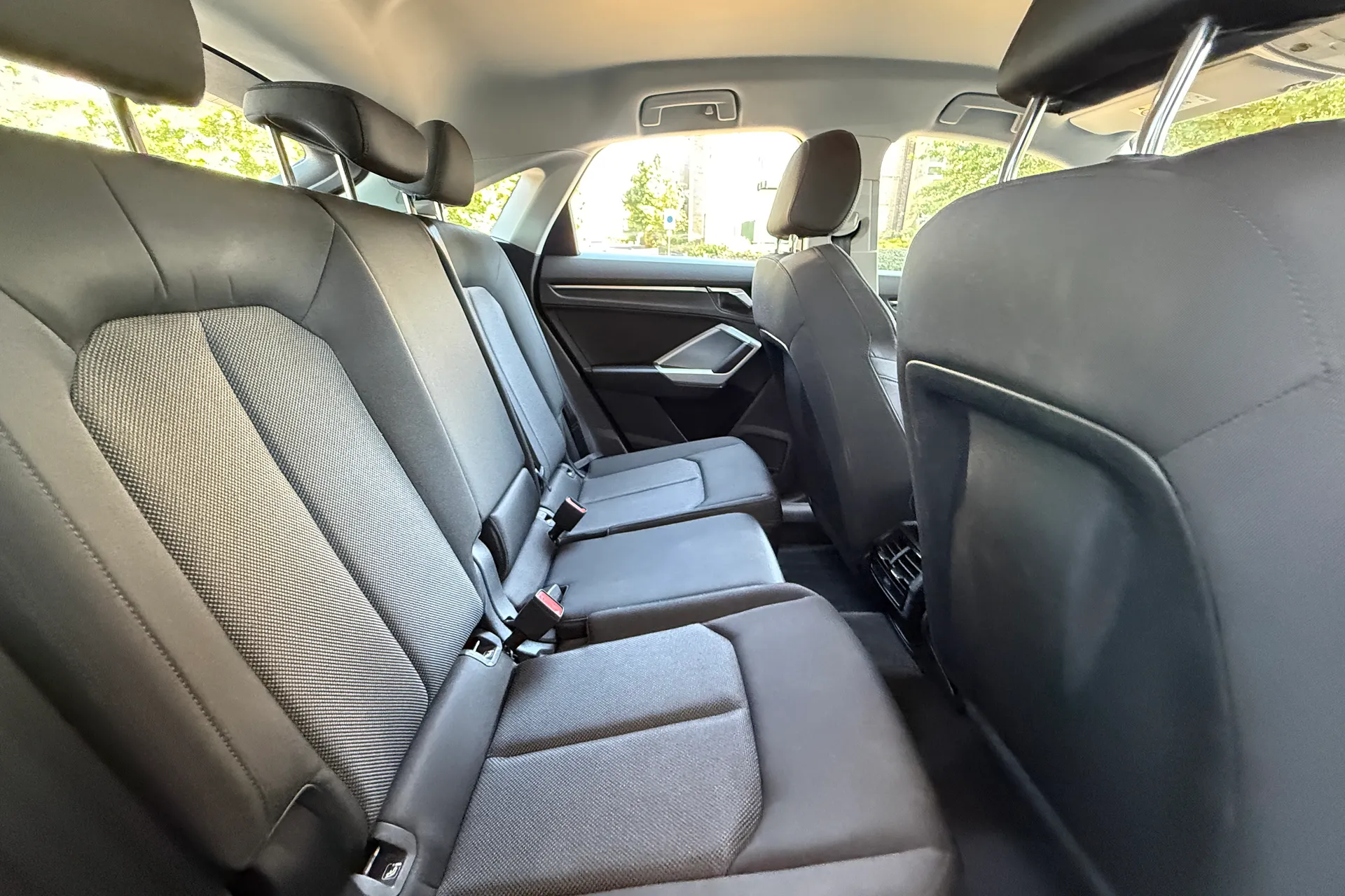 Audi Q3 thumbnail image number 33