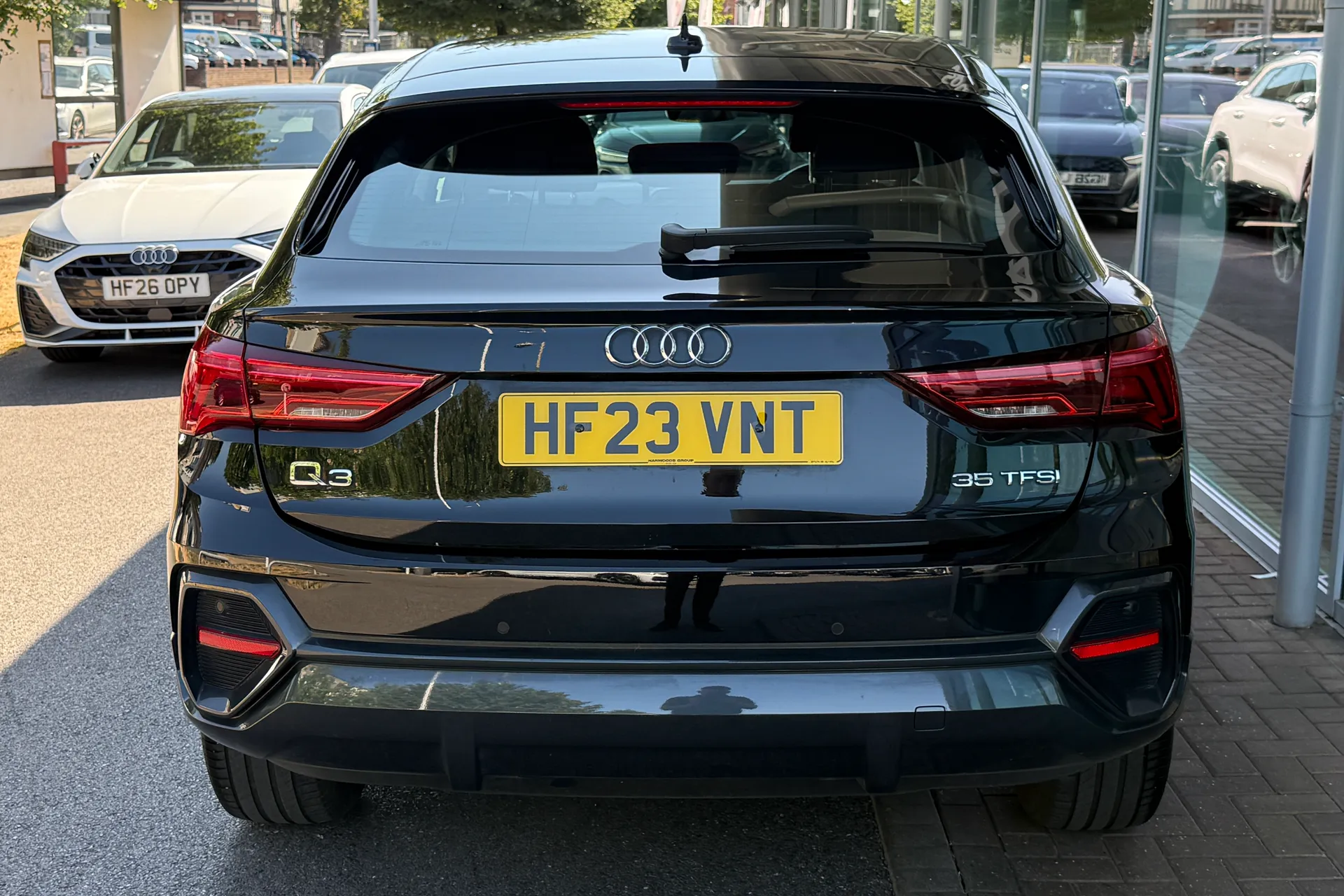 Audi Q3 thumbnail image number 41