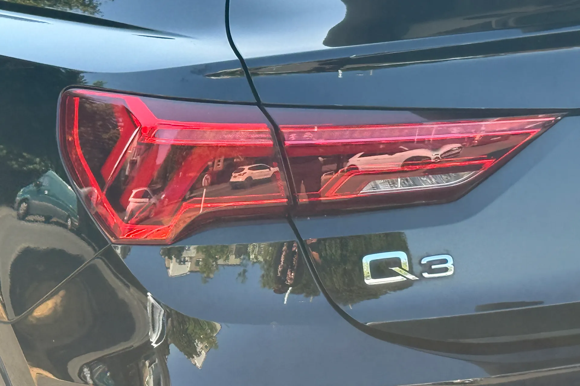 Audi Q3 thumbnail image number 42