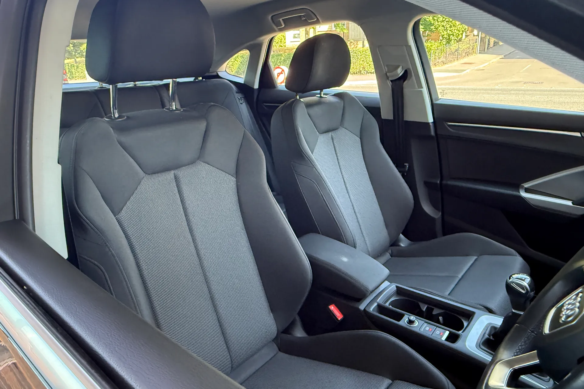 Audi Q3 thumbnail image number 29