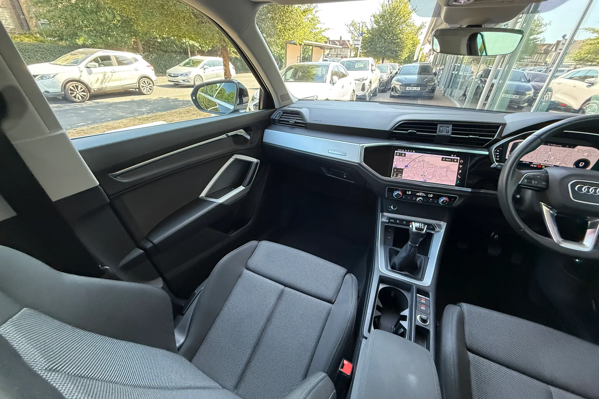 Audi Q3 thumbnail image number 39