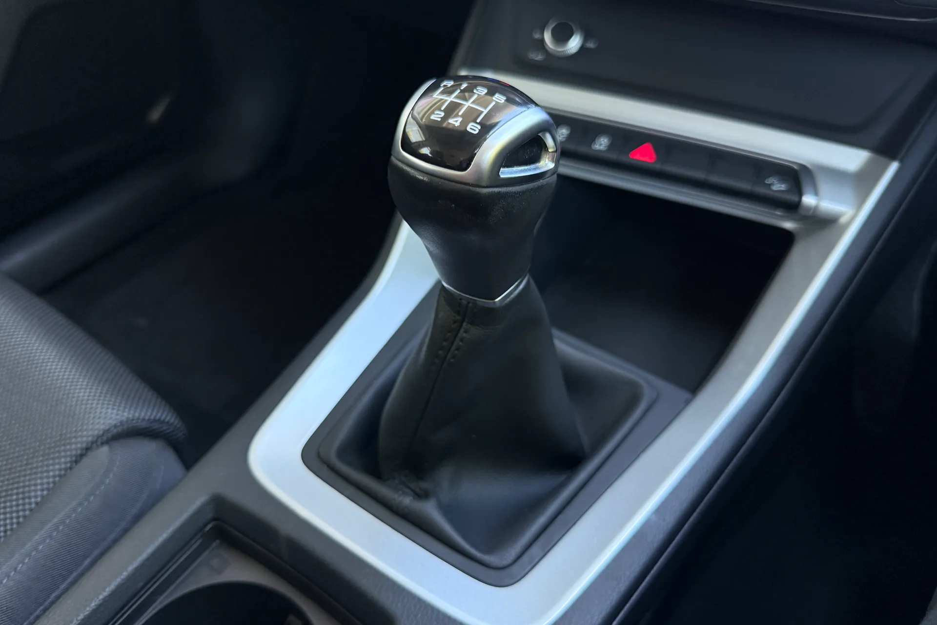 Audi Q3 thumbnail image number 24