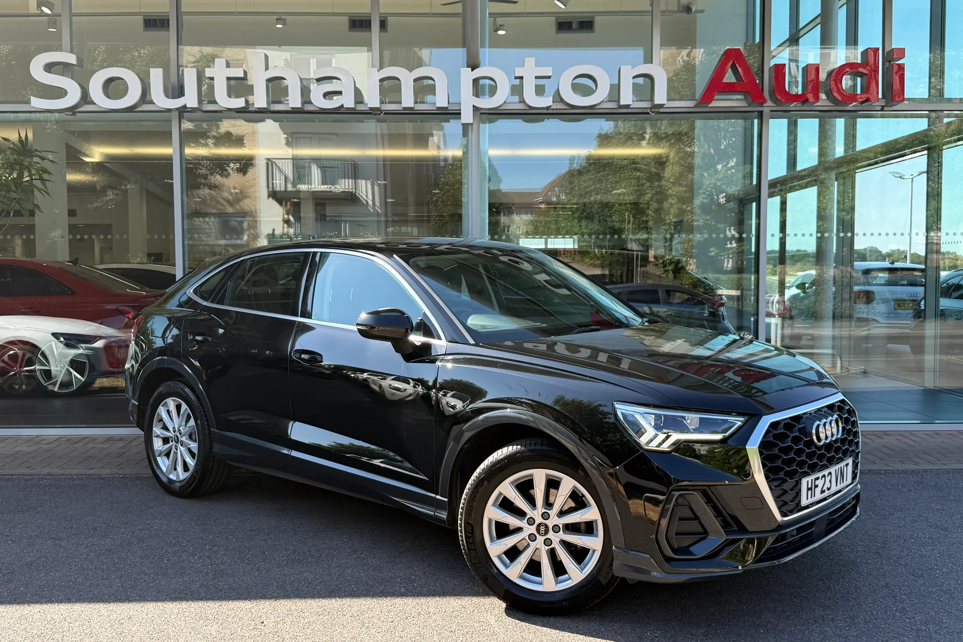 Audi Q3 thumbnail image number 54