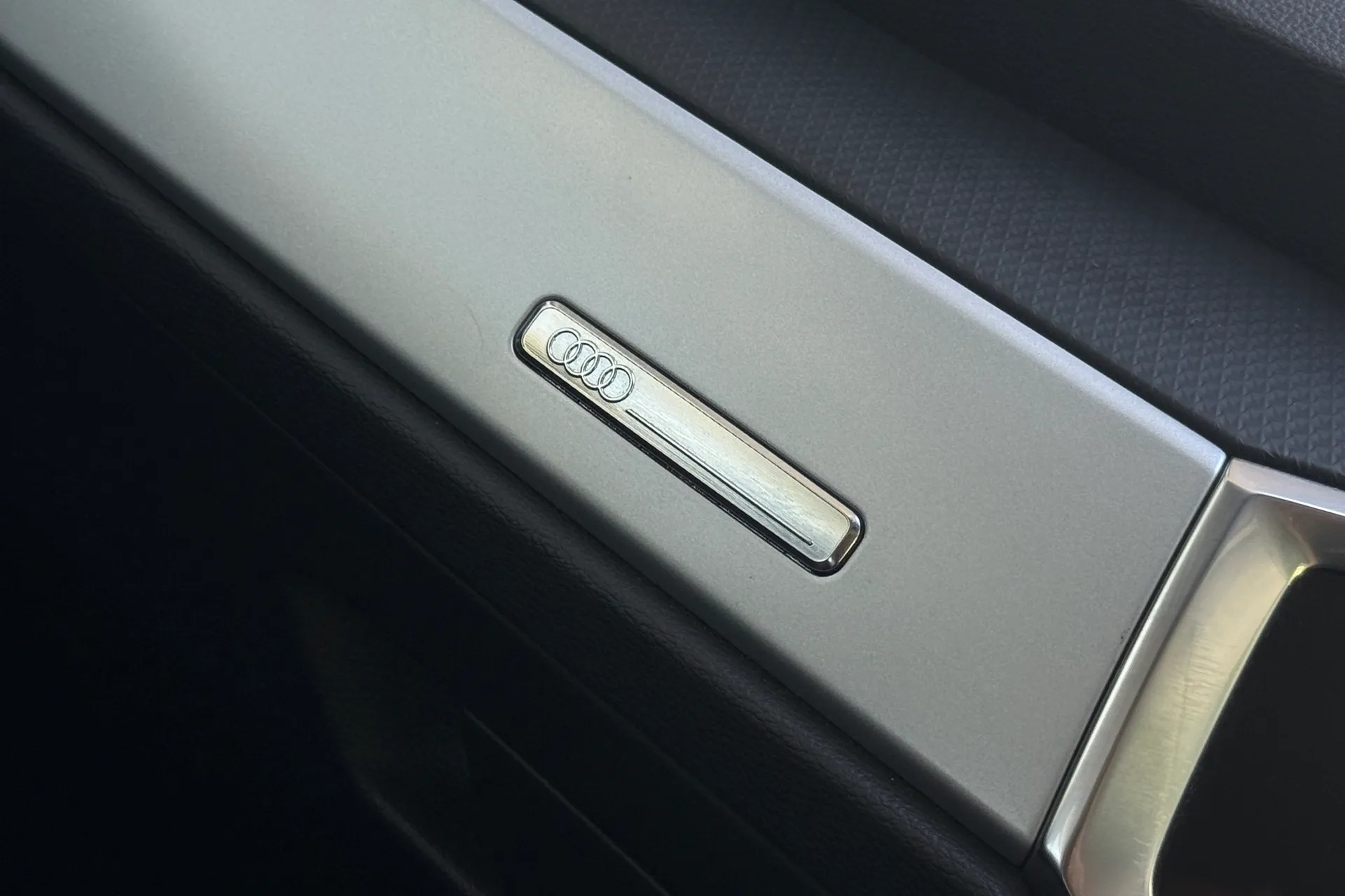Audi Q3 thumbnail image number 13