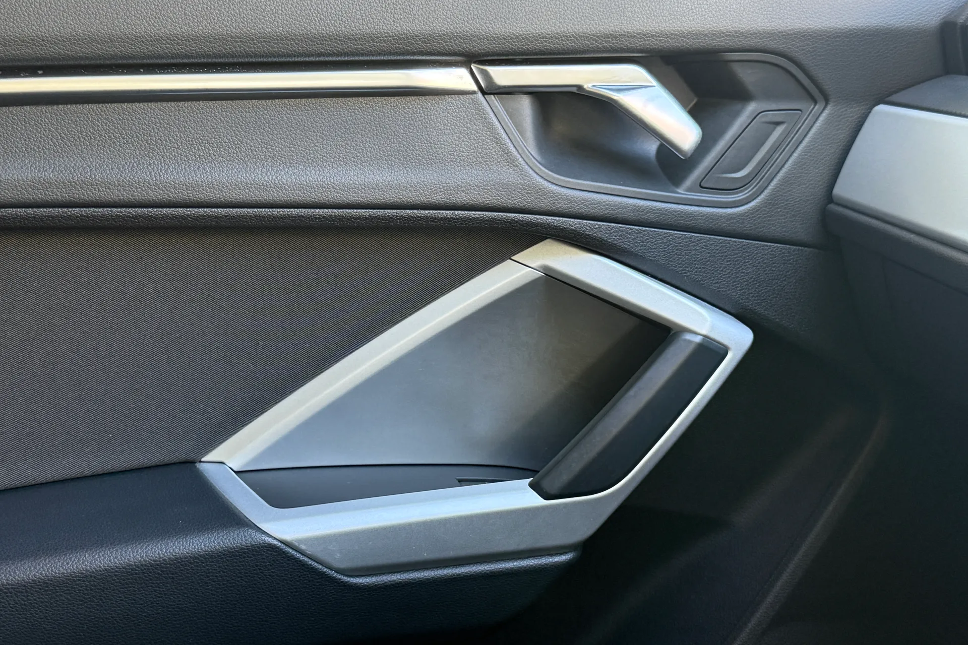 Audi Q3 thumbnail image number 22