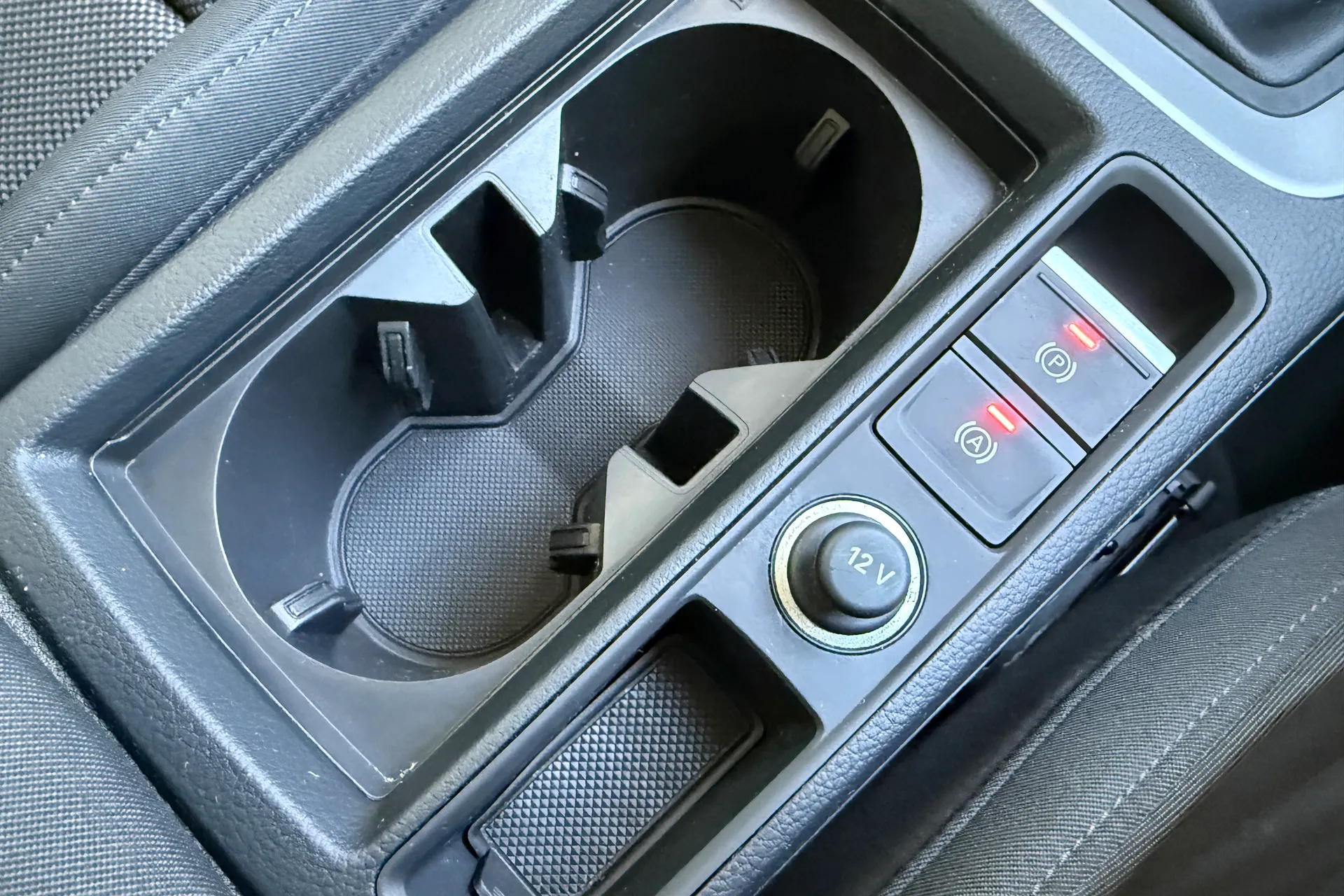 Audi Q3 thumbnail image number 23
