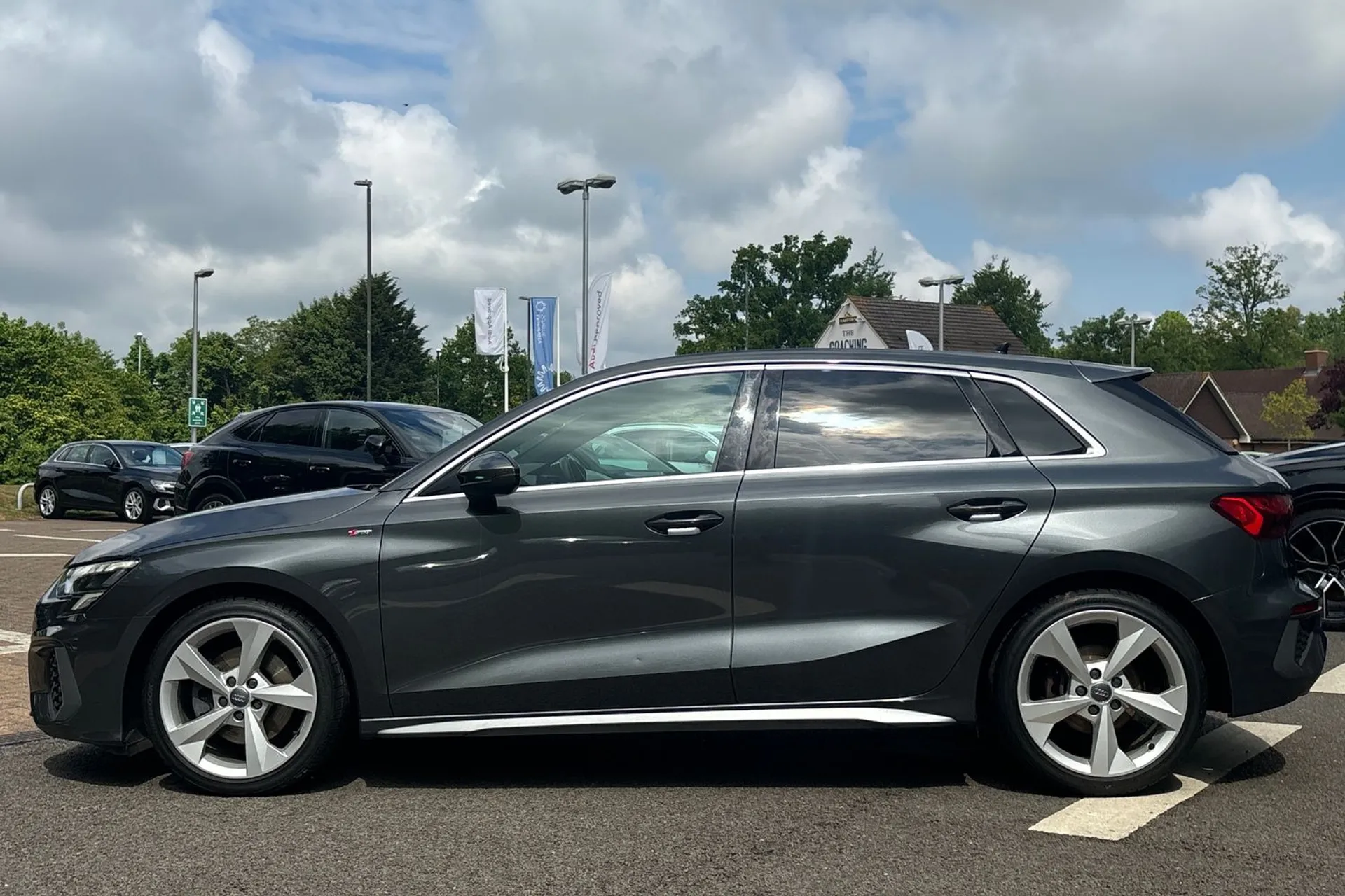 Audi A3 thumbnail image number 9