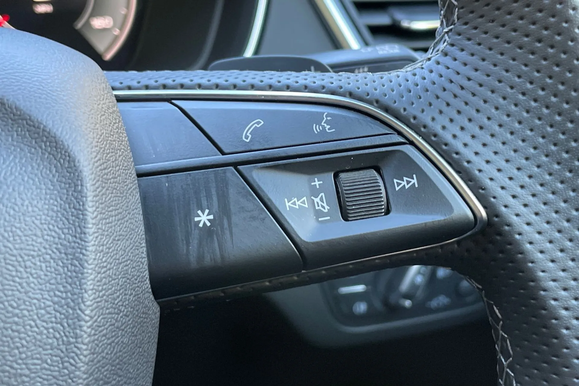 Audi Q5 thumbnail image number 36