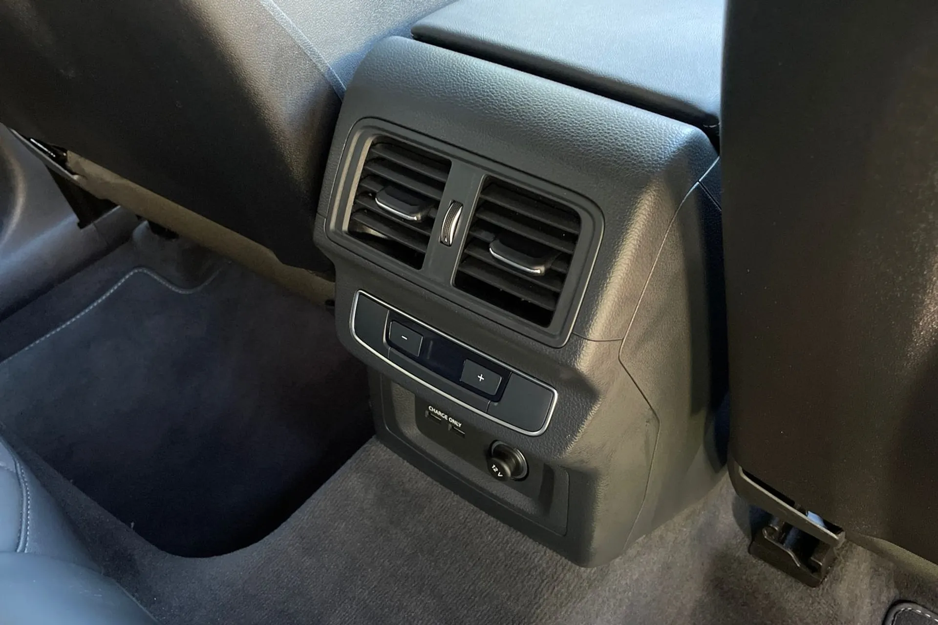 Audi Q5 thumbnail image number 45