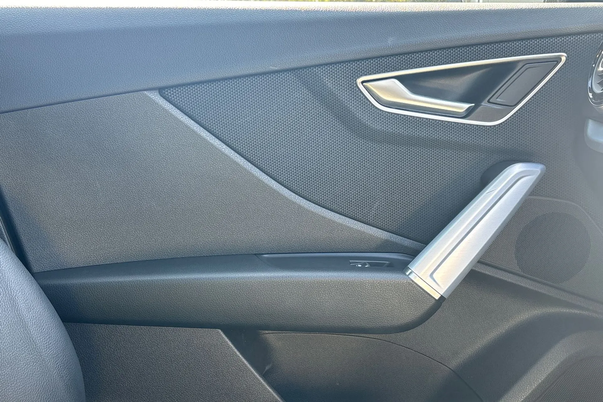 Audi Q2 thumbnail image number 40