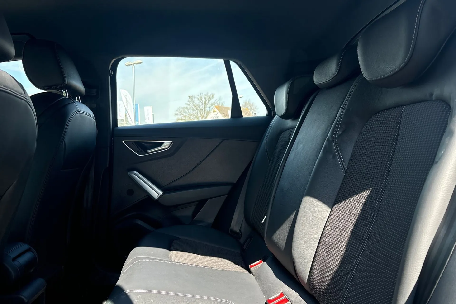 Audi Q2 thumbnail image number 29