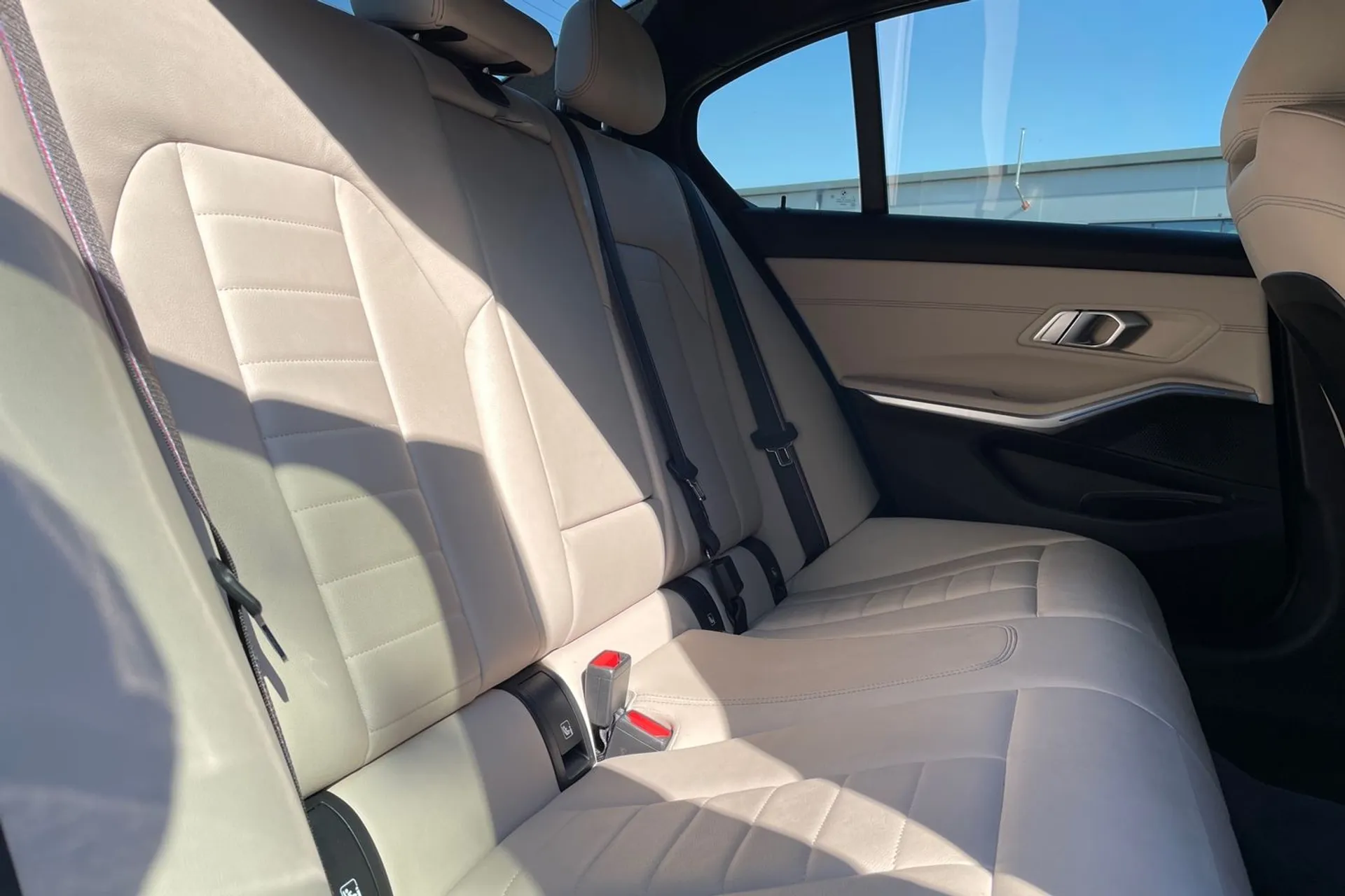 BMW 3 SERIES thumbnail image number 23