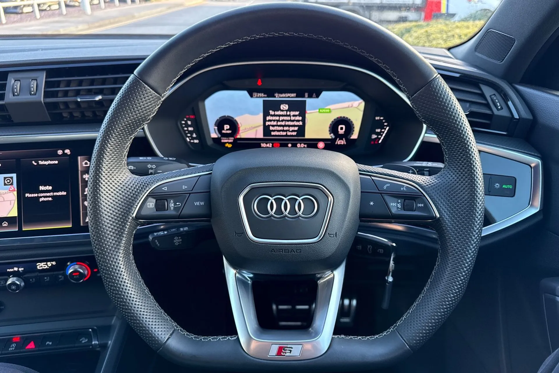 Audi Q3 thumbnail image number 43