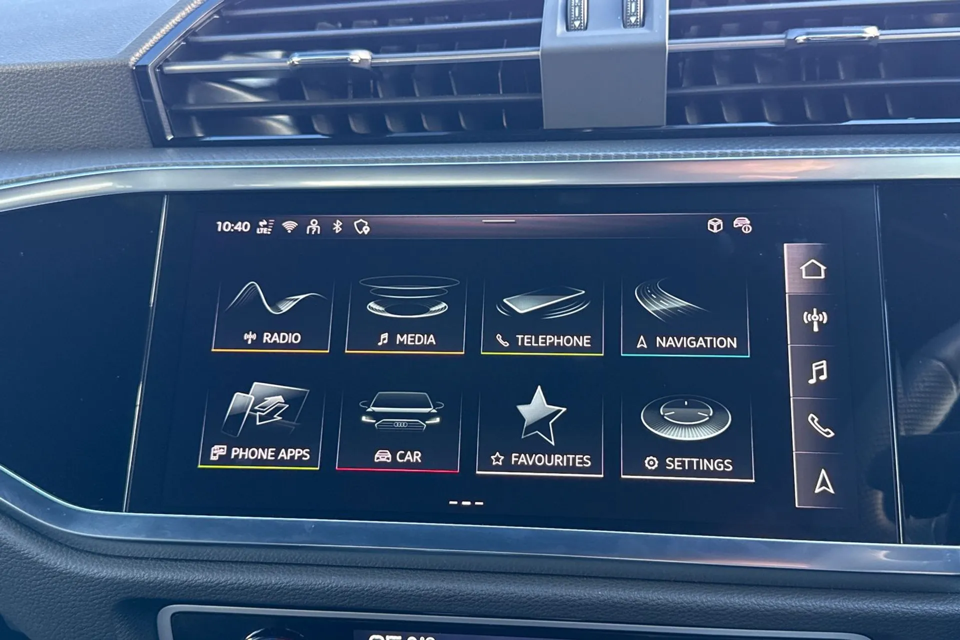 Audi Q3 thumbnail image number 44