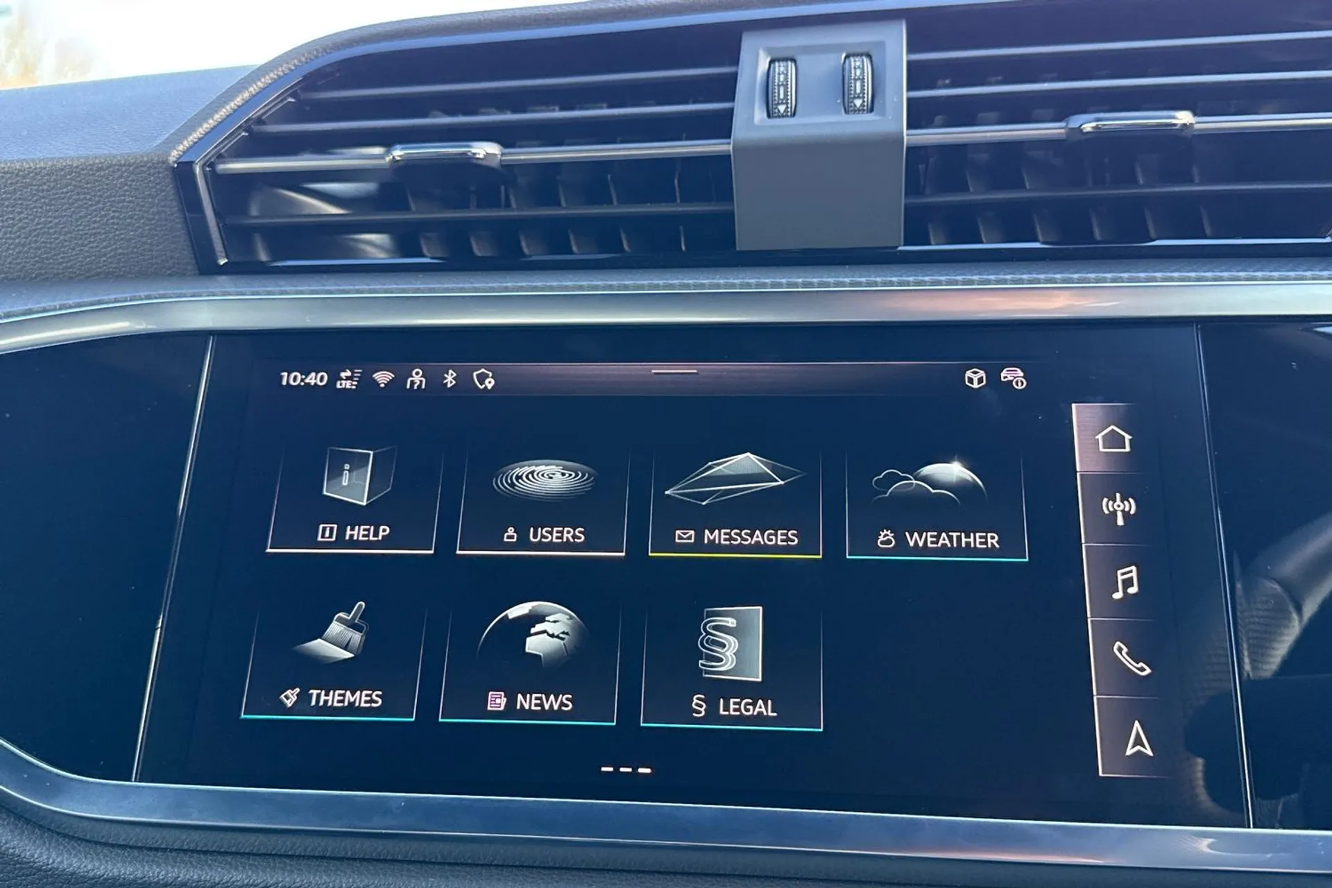 Audi Q3 thumbnail image number 42