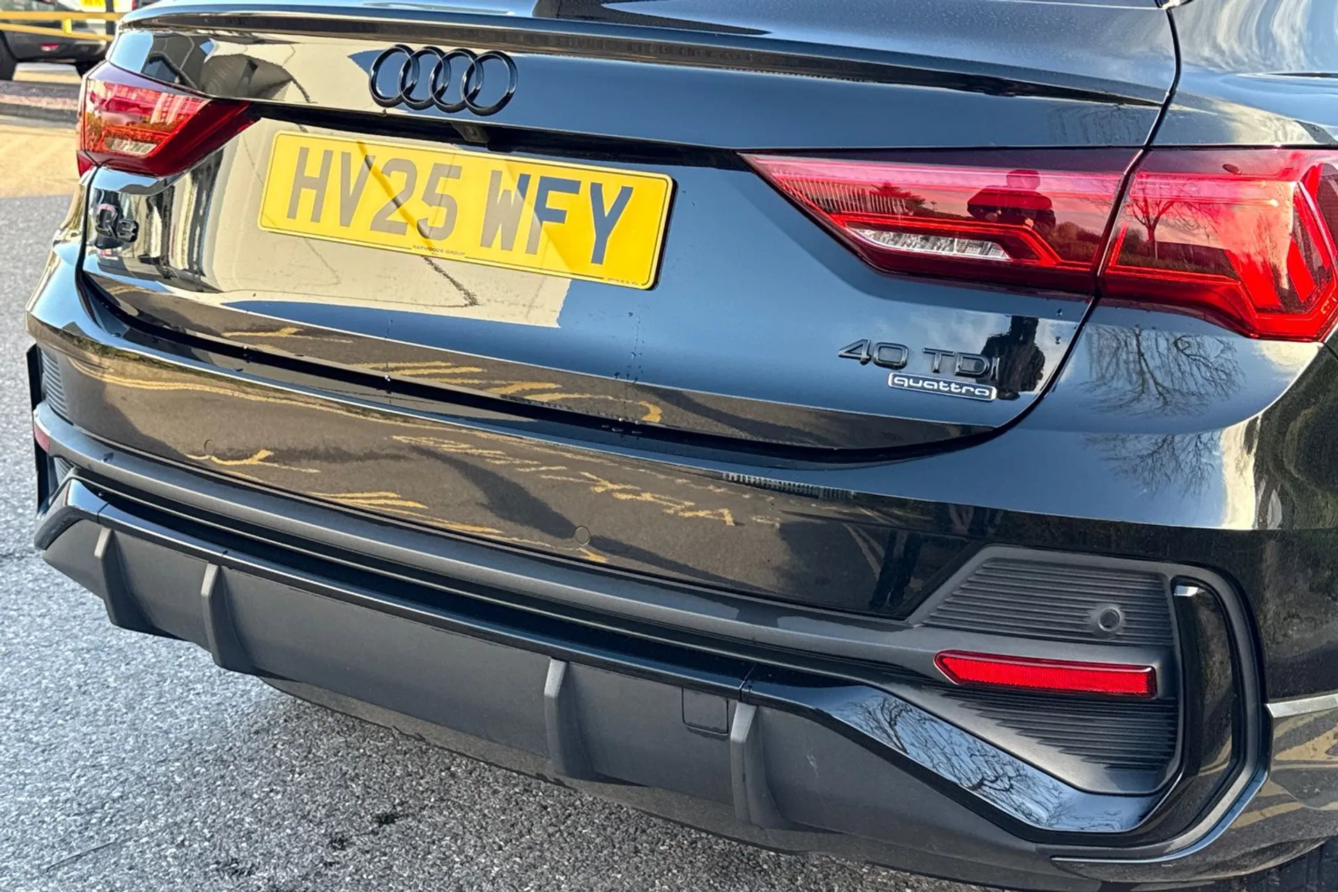 Audi Q3 thumbnail image number 17