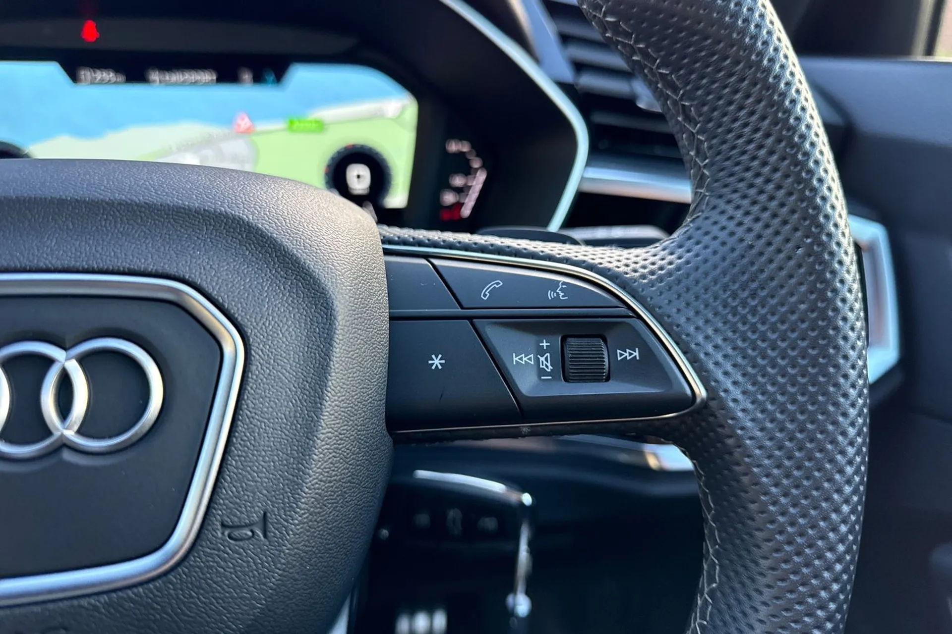 Audi Q3 thumbnail image number 47