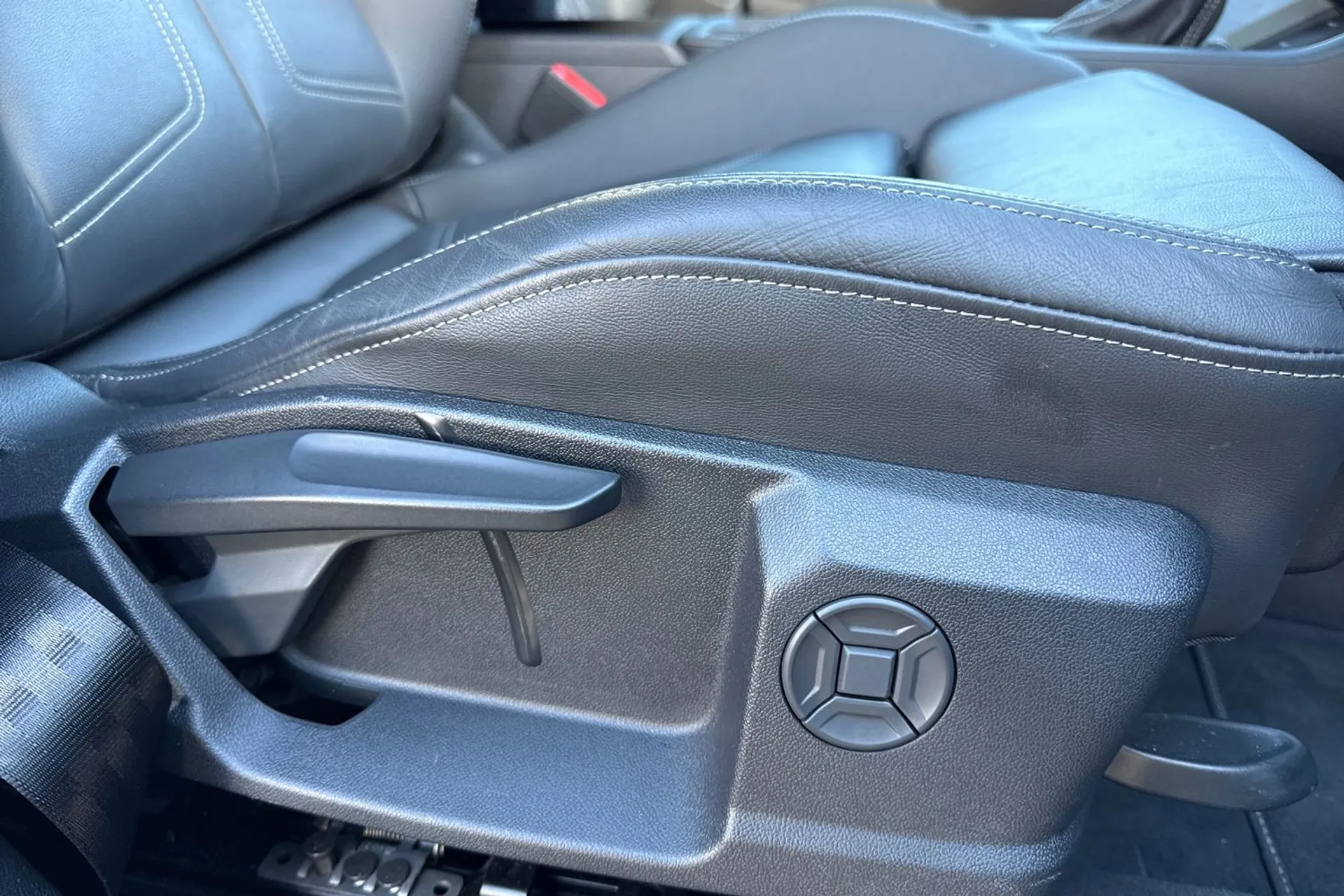 Audi Q3 thumbnail image number 53