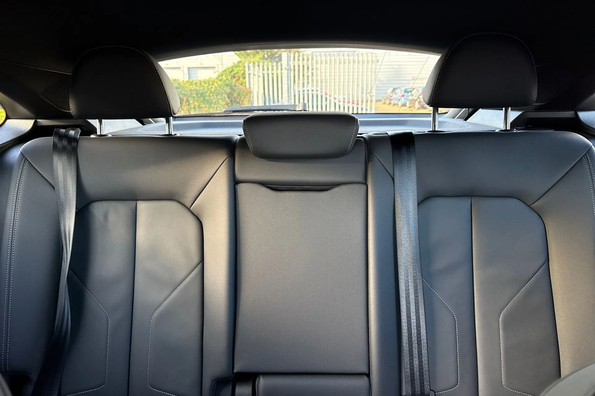 Audi Q3 thumbnail image number 36