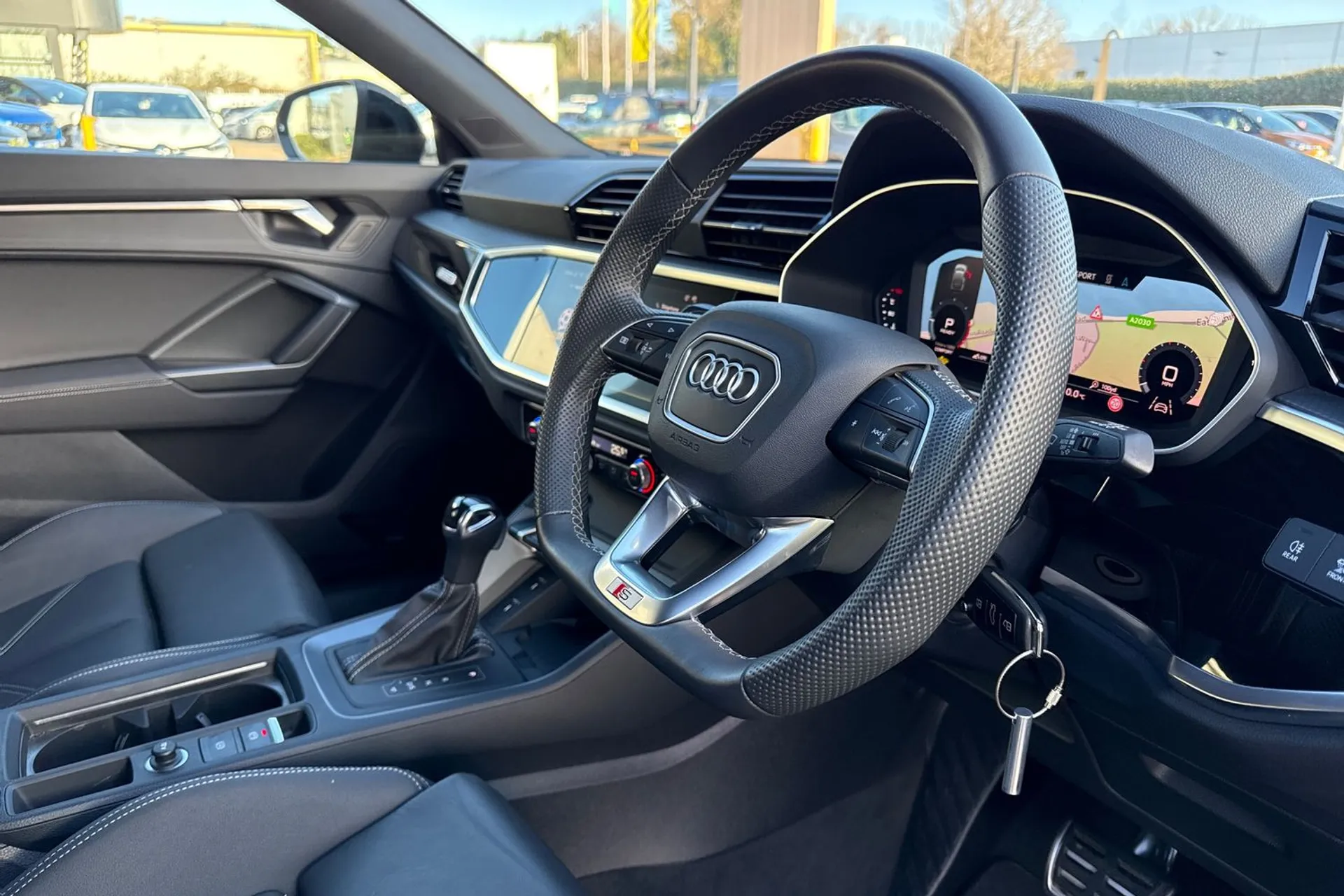 Audi Q3 thumbnail image number 29