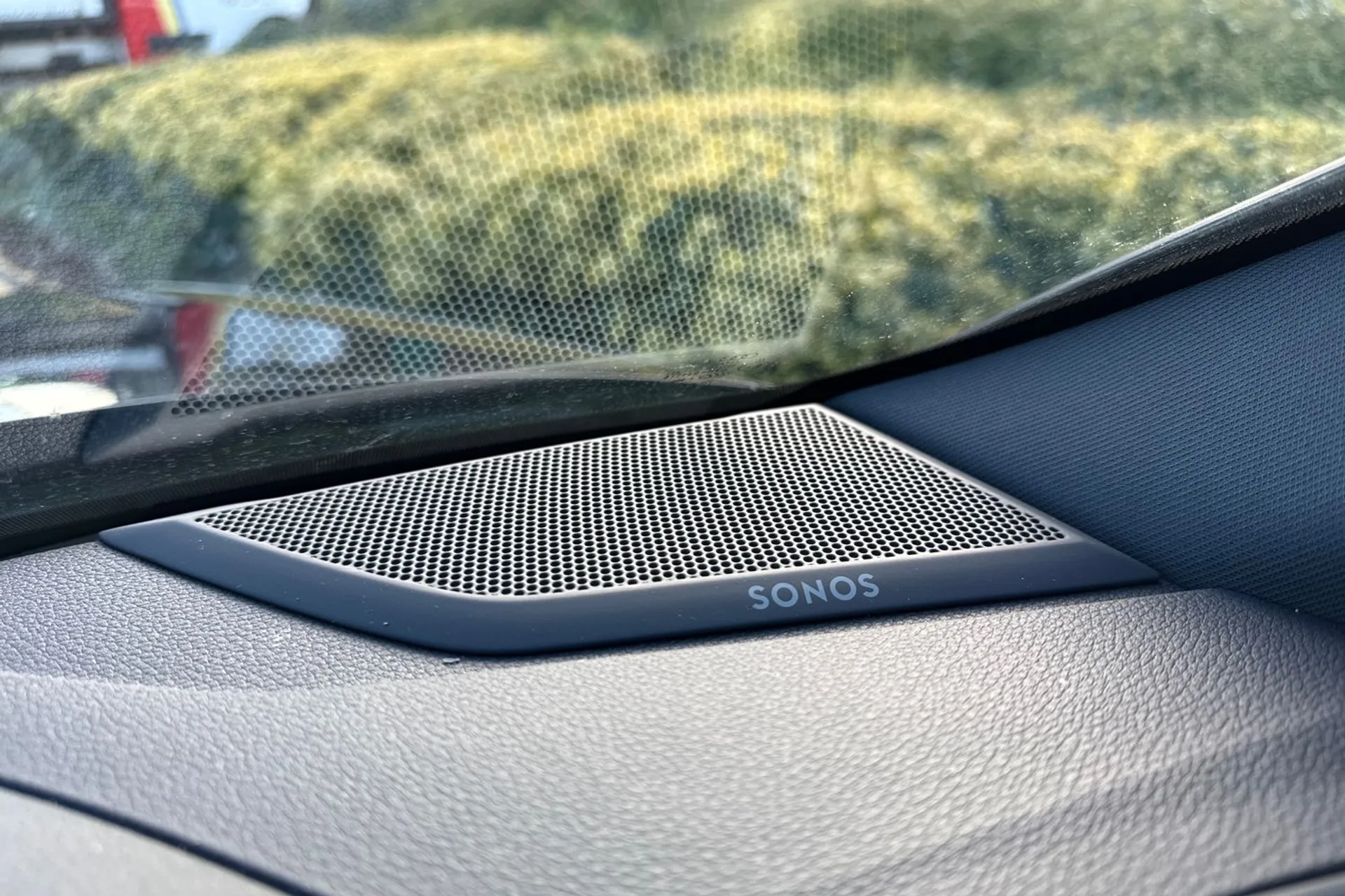 Audi Q3 thumbnail image number 24