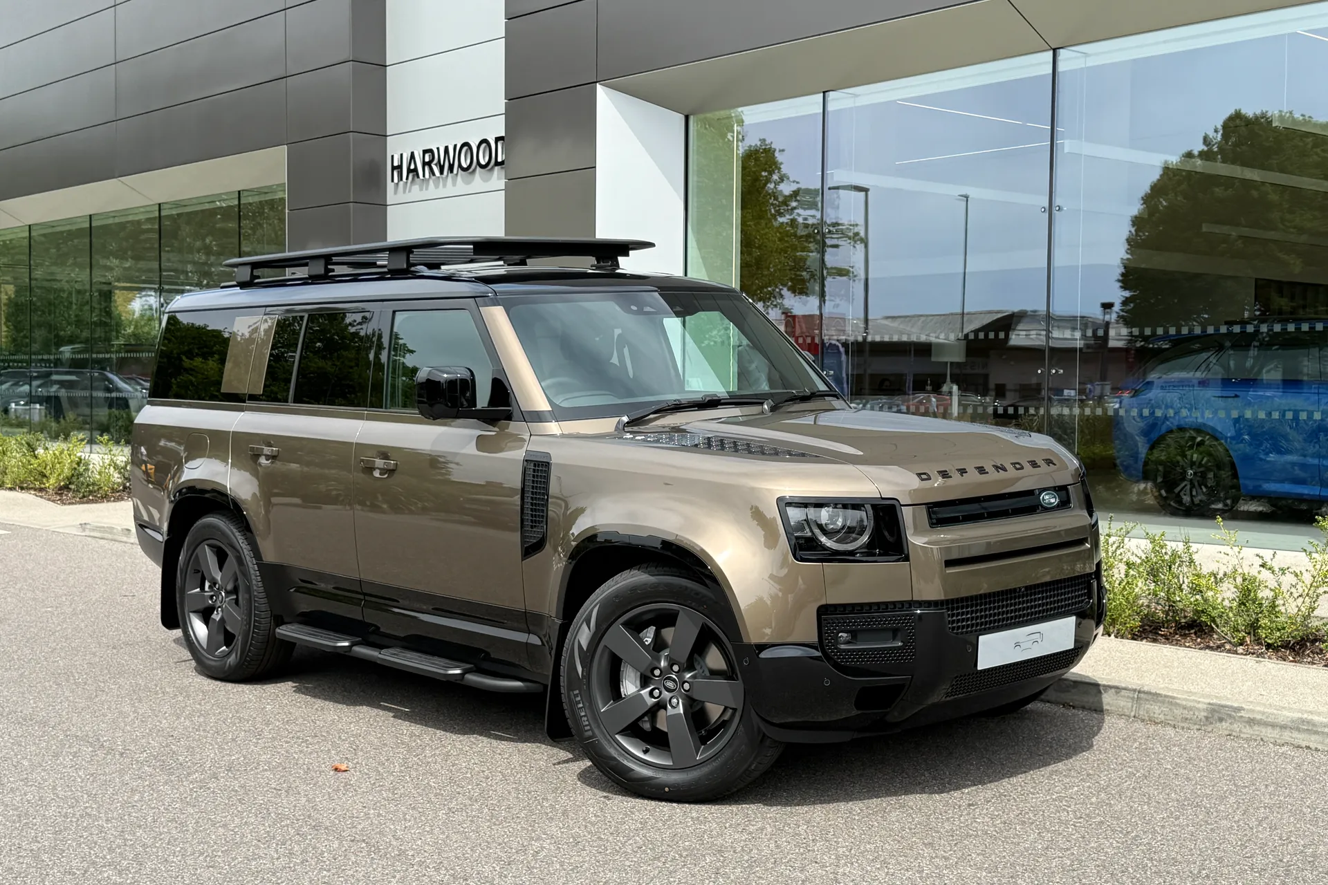 LAND ROVER Defender 130 focused image