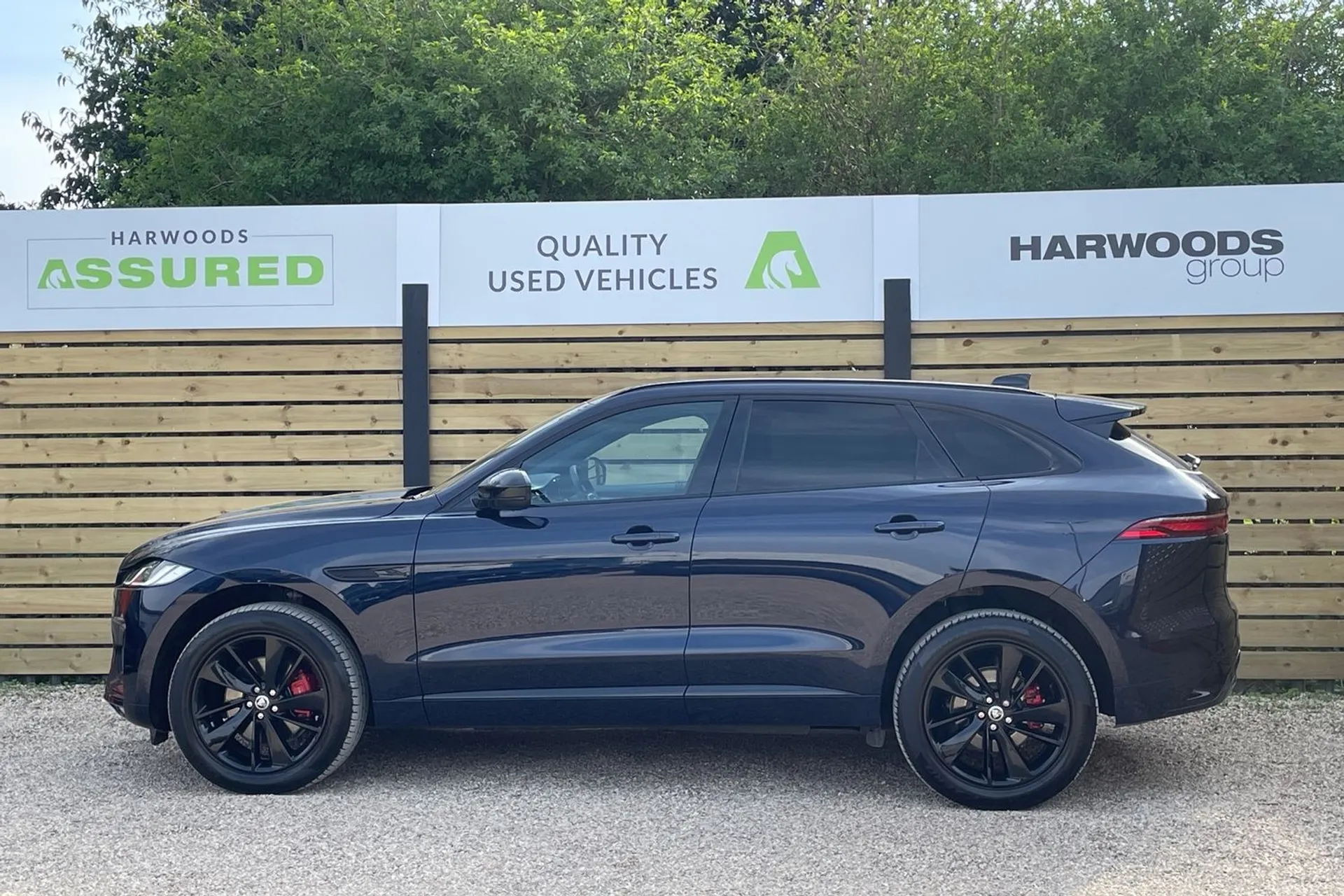 Jaguar F-PACE thumbnail image number 11